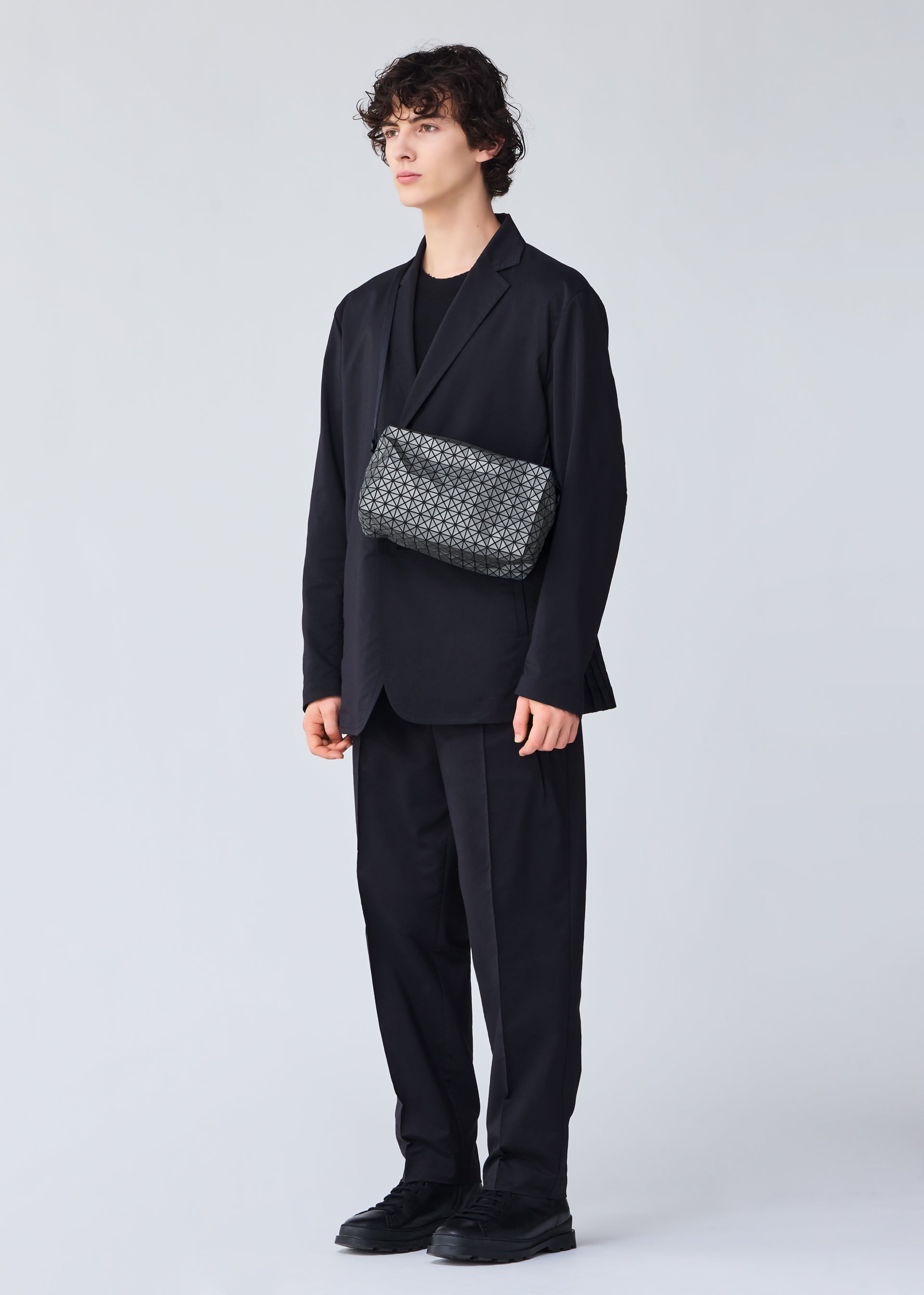 Issey Miyake Saddle Bag Reflector kabelka šedá