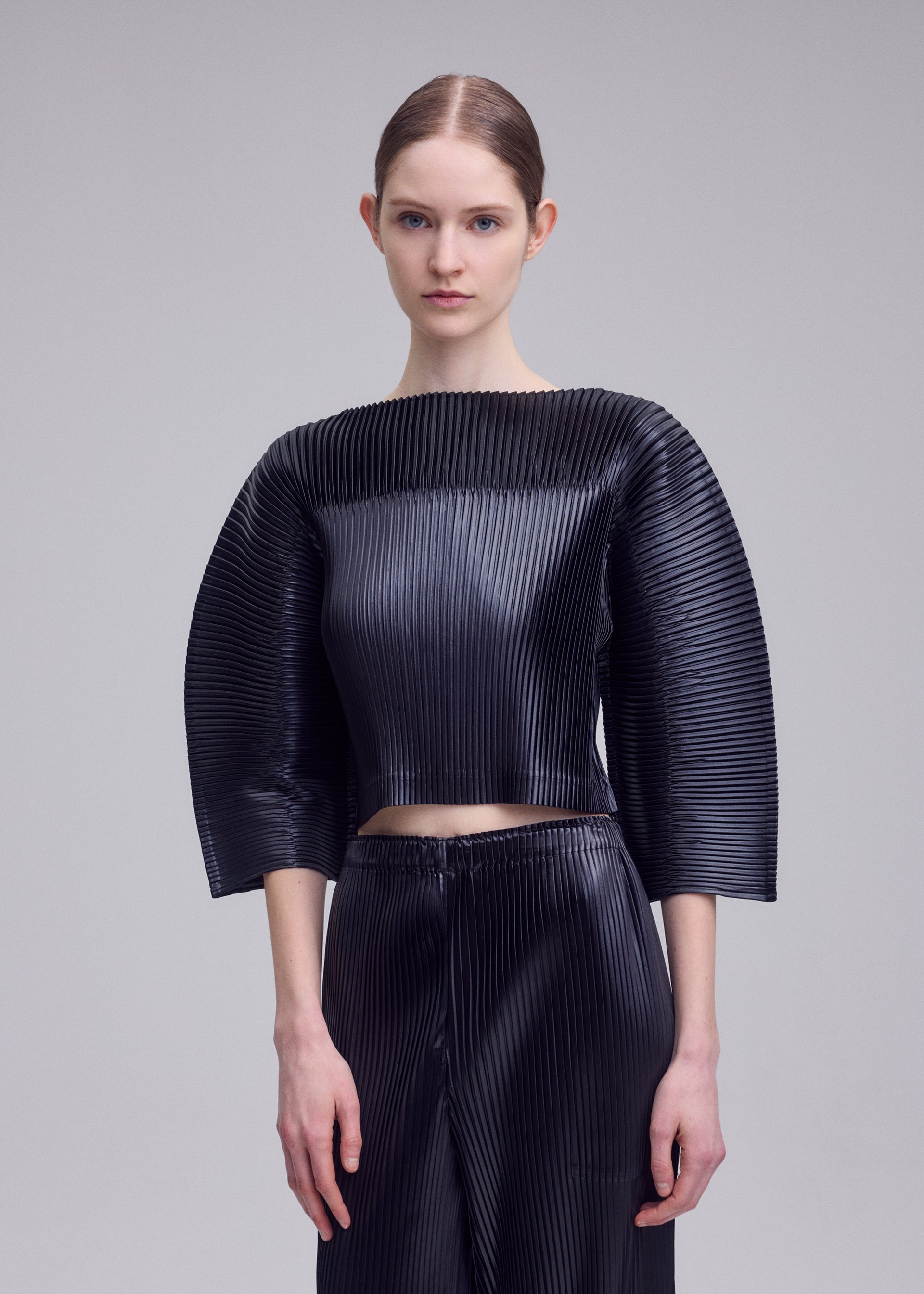 Issey Miyake Glossed Panels Pleats top šedý vel. 2 lesklý