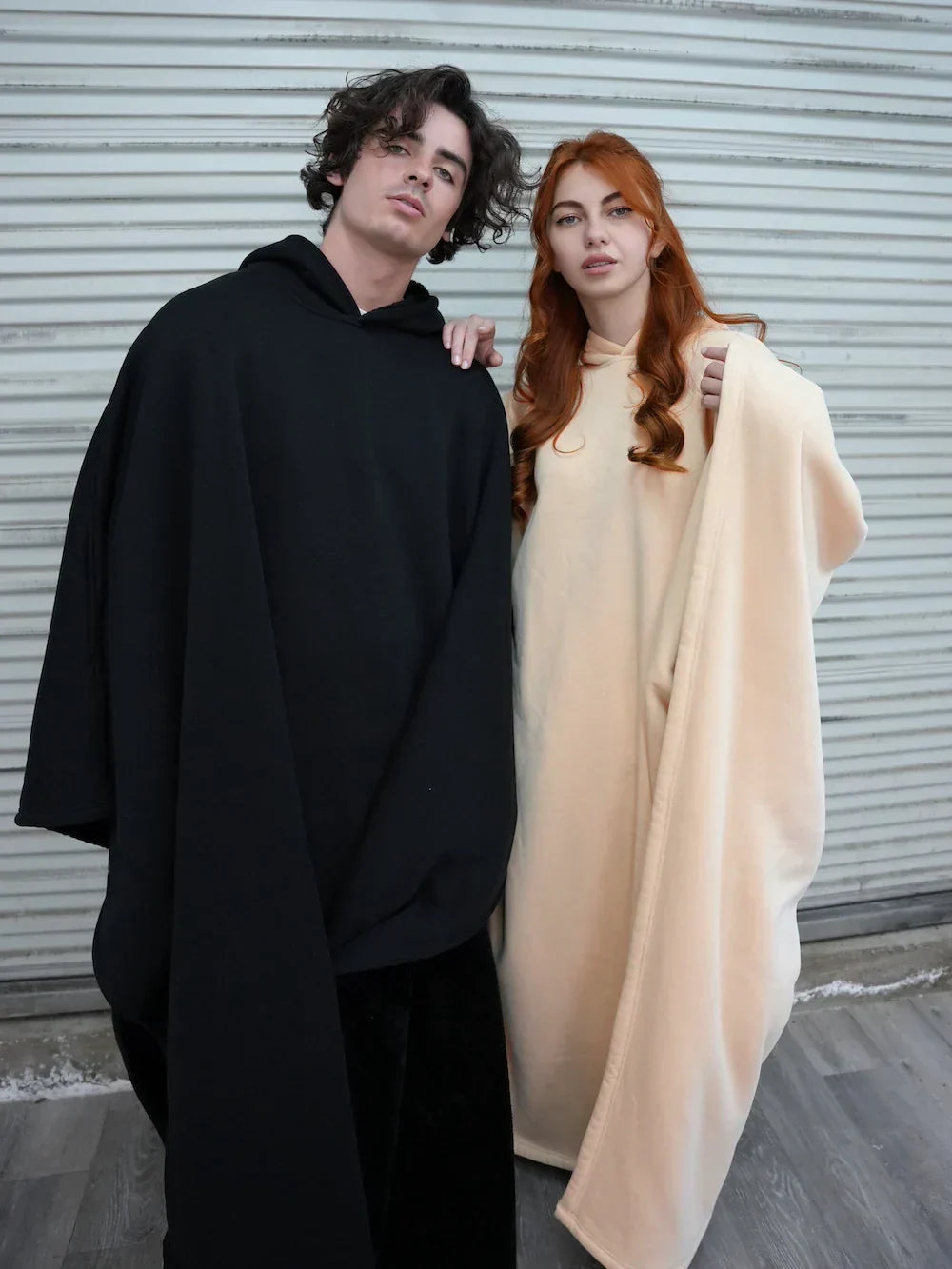 Norielle oversize pončo deka s kapucí černé