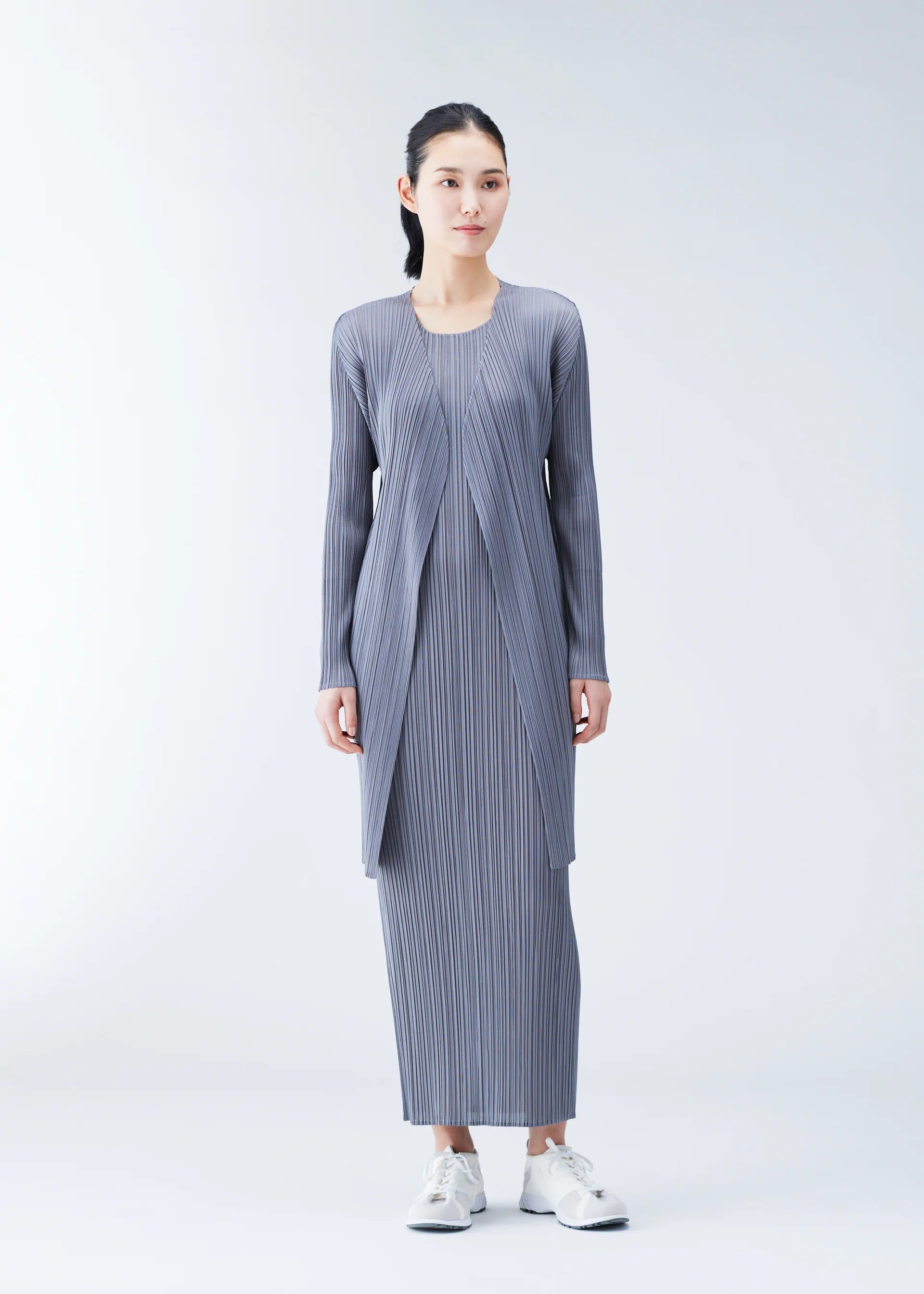 Issey Miyake Basics kabát šedý plisovaný dámský