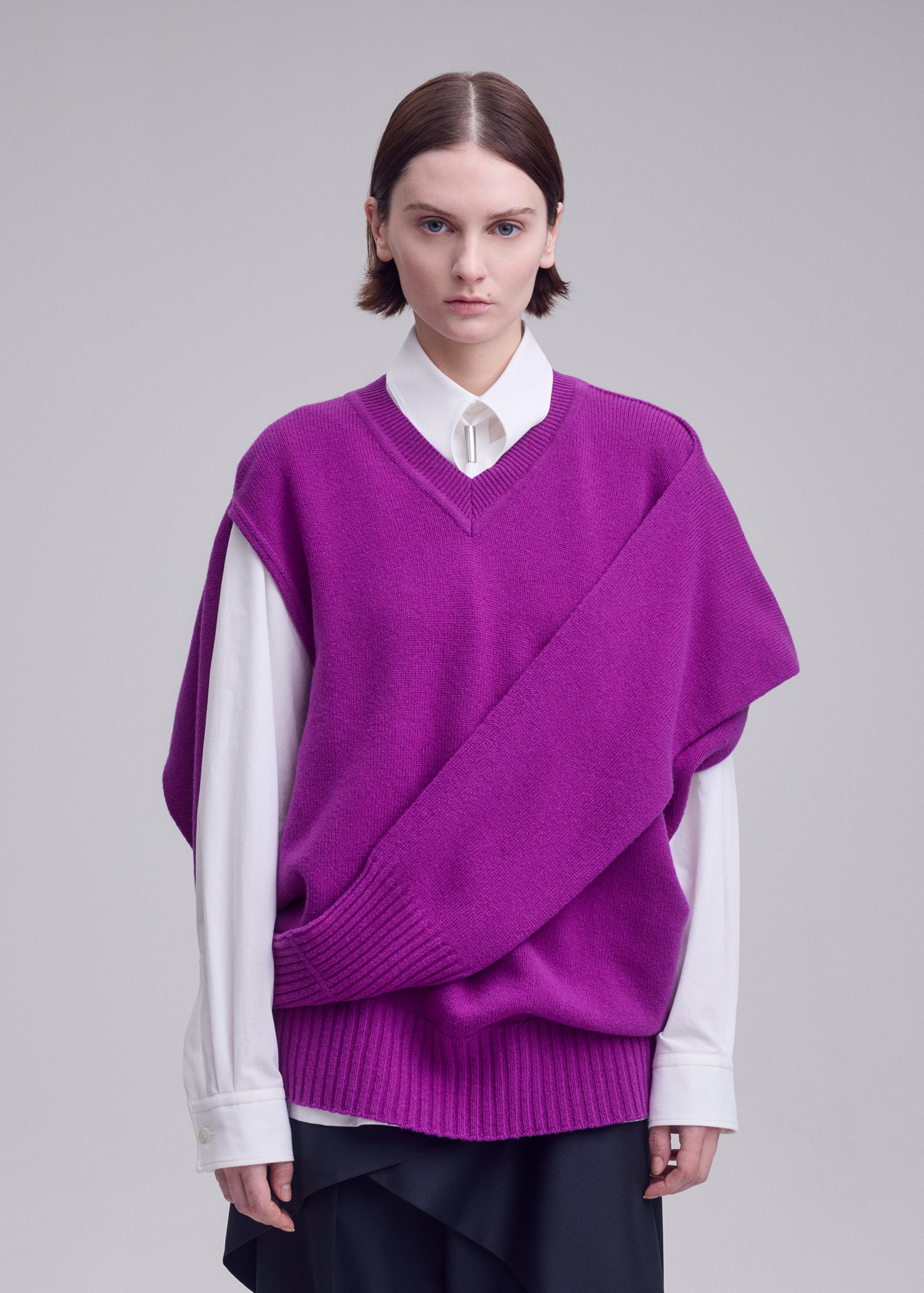 Issey Miyake O Knit vesta černá vlněná