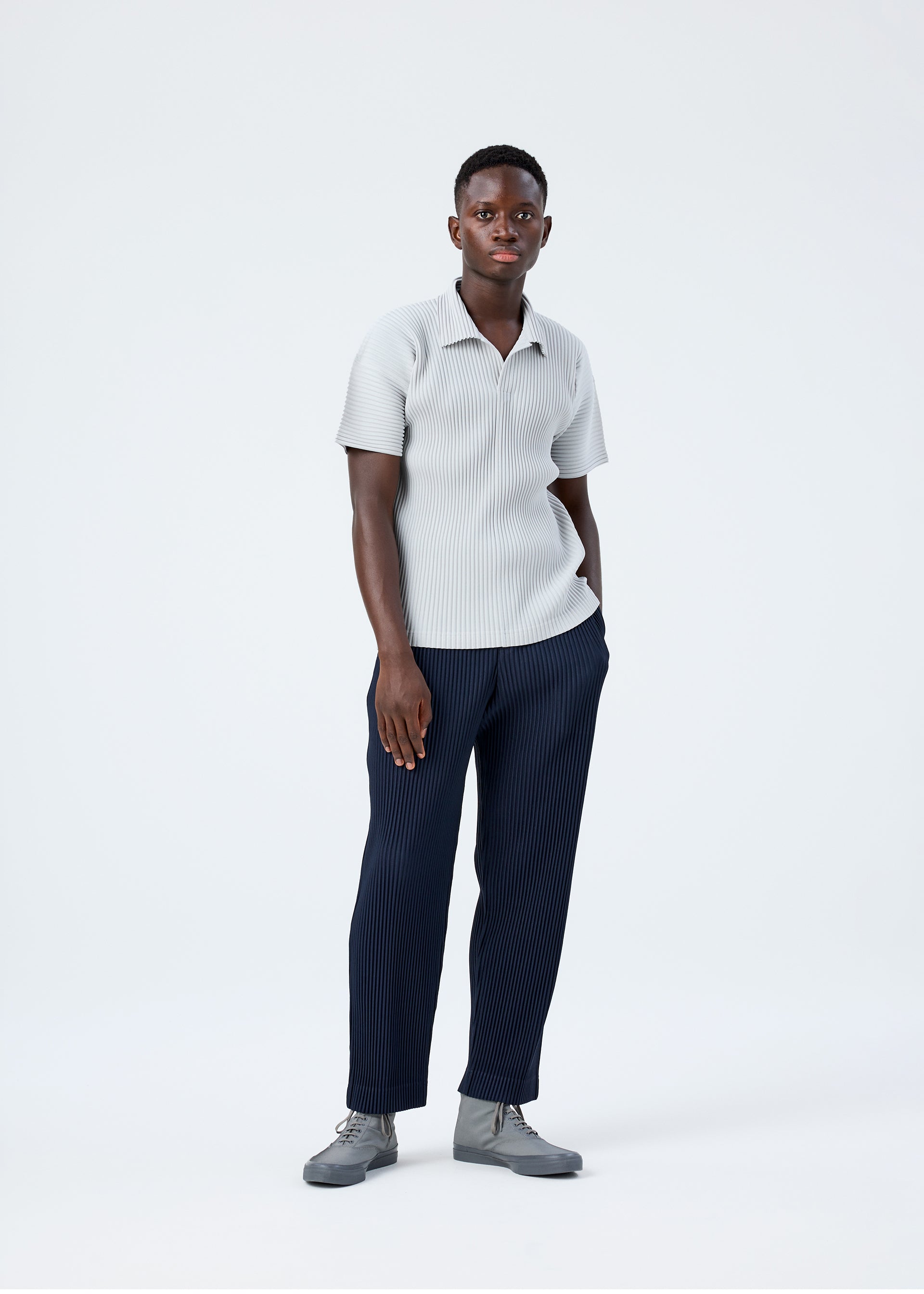 Issey Miyake Basics polokošile šedá lehká polyester