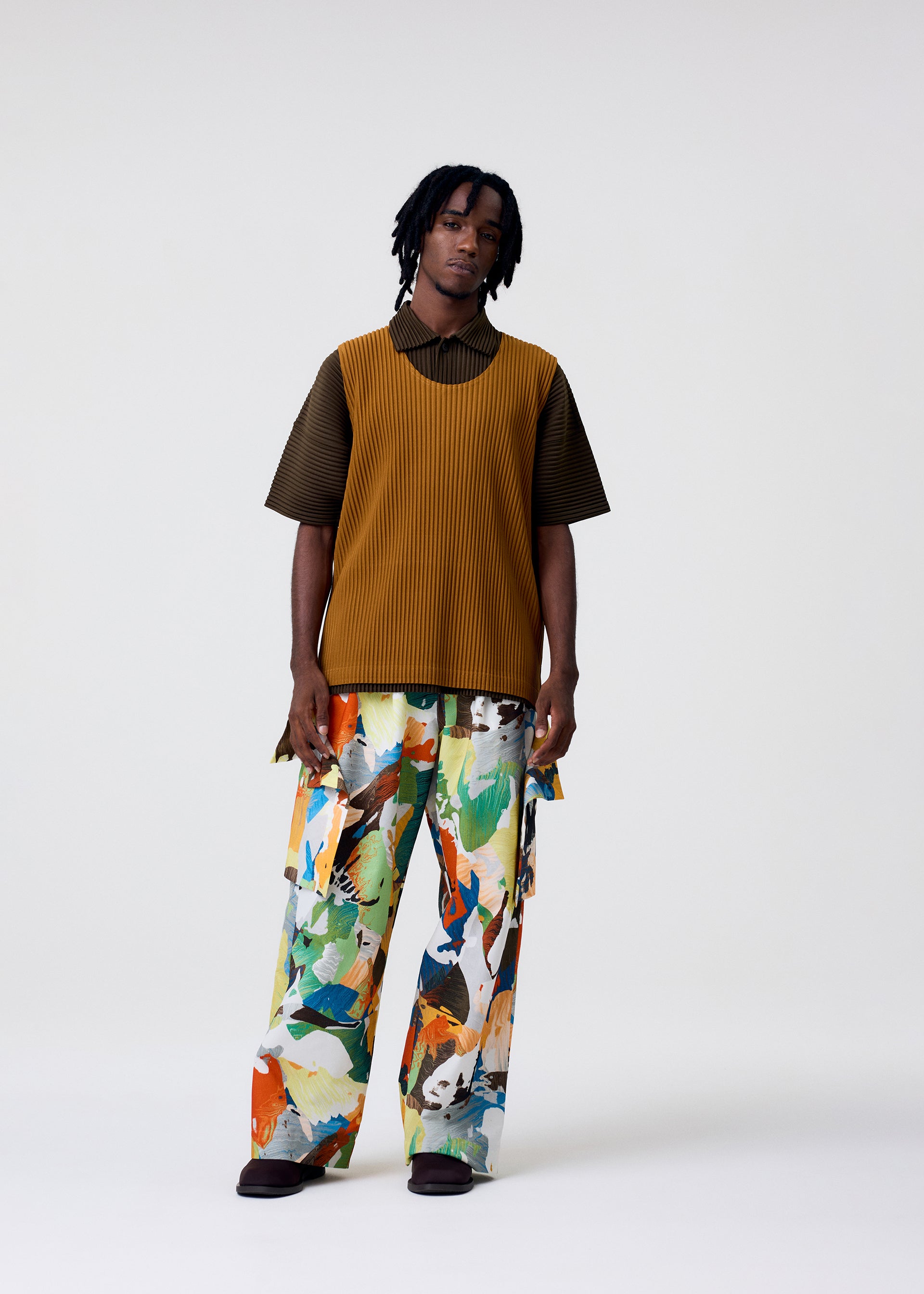 Issey Miyake Monthly Colors June top černá bez rukávů