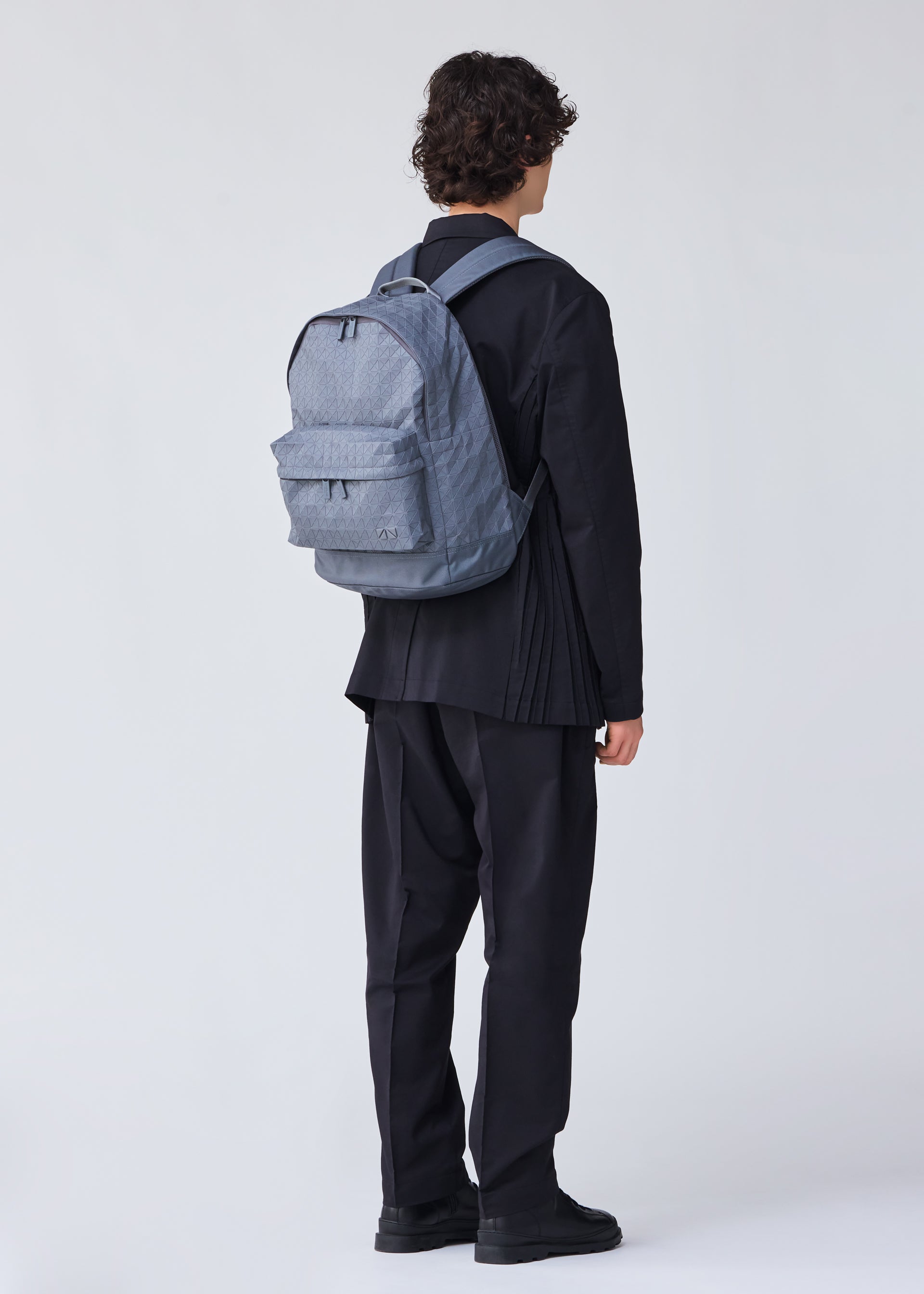 Issey Miyake Bao Bao Daypack One-Tone batoh šedý