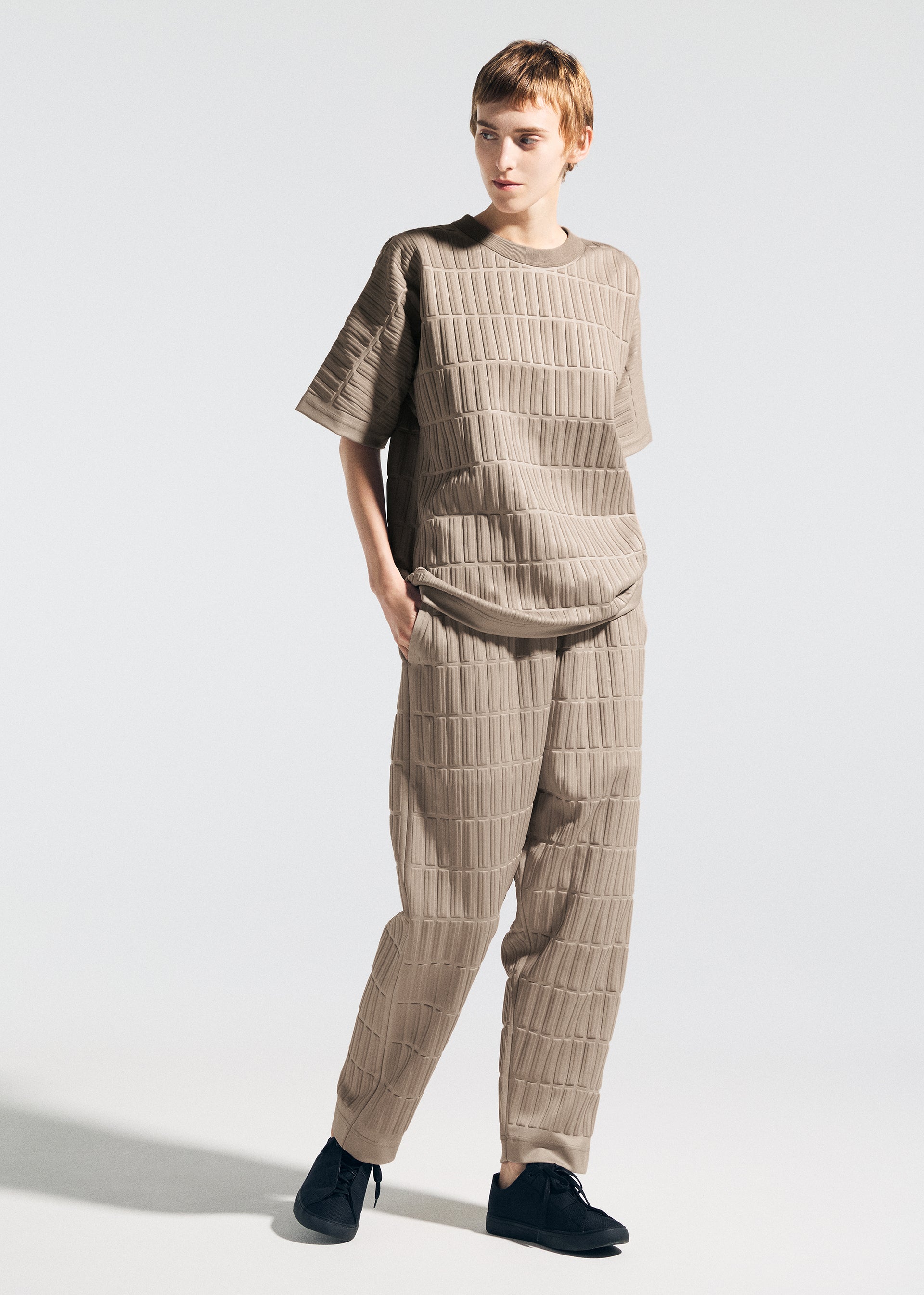 Issey Miyake Type-E 001 kalhoty béžové vel. 3 reliéfní