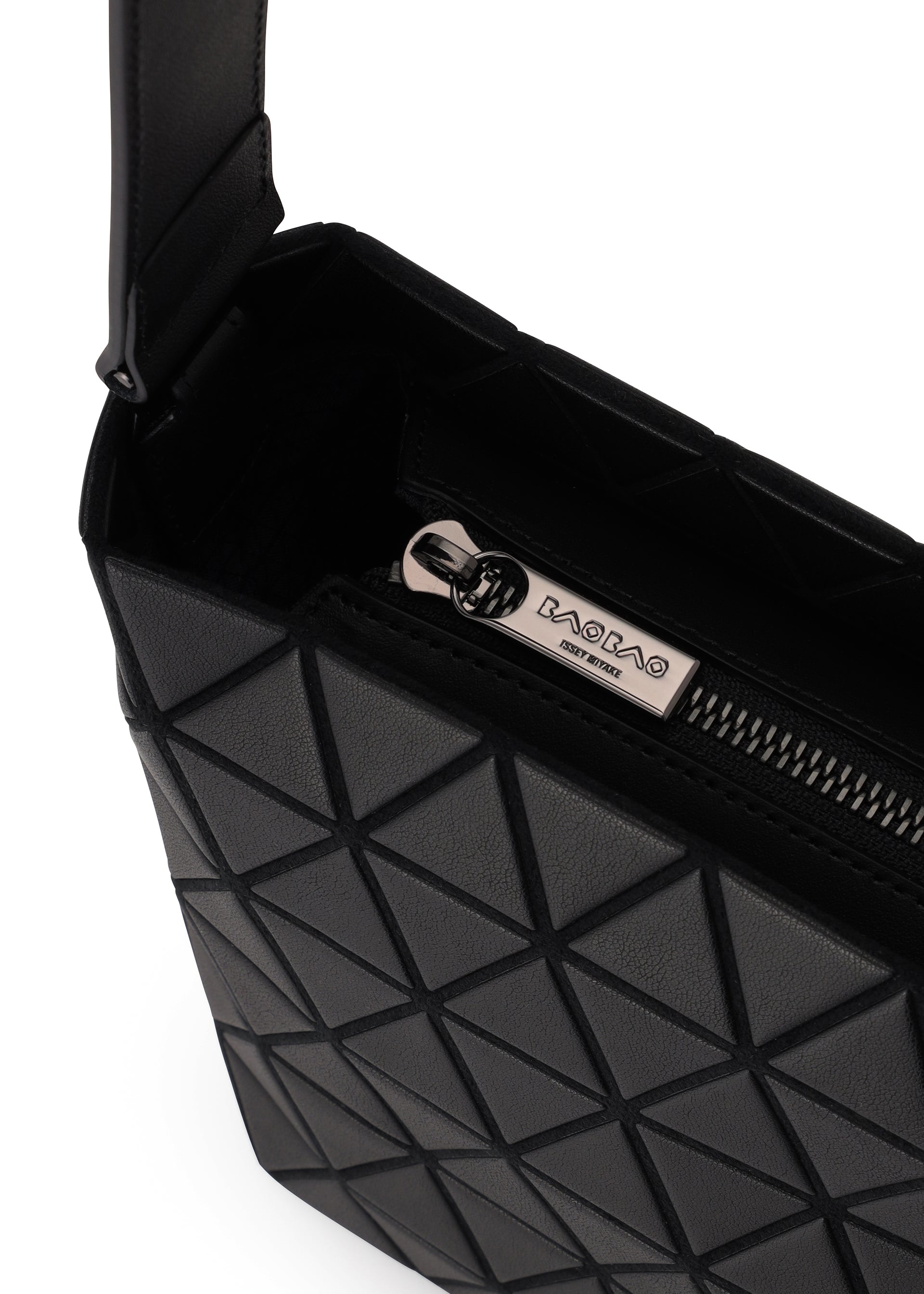 Issey Miyake Crystal BB63310 kabelka černá matná