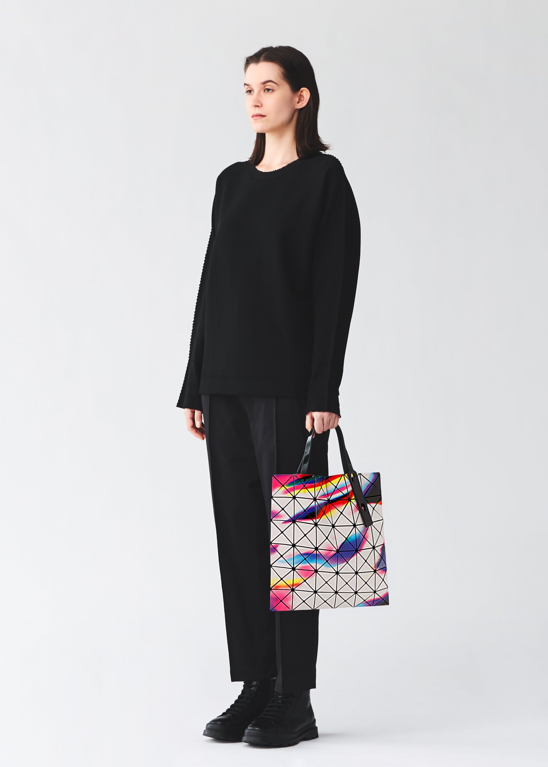 Issey Miyake Warp tote kabelka bílá s potiskem
