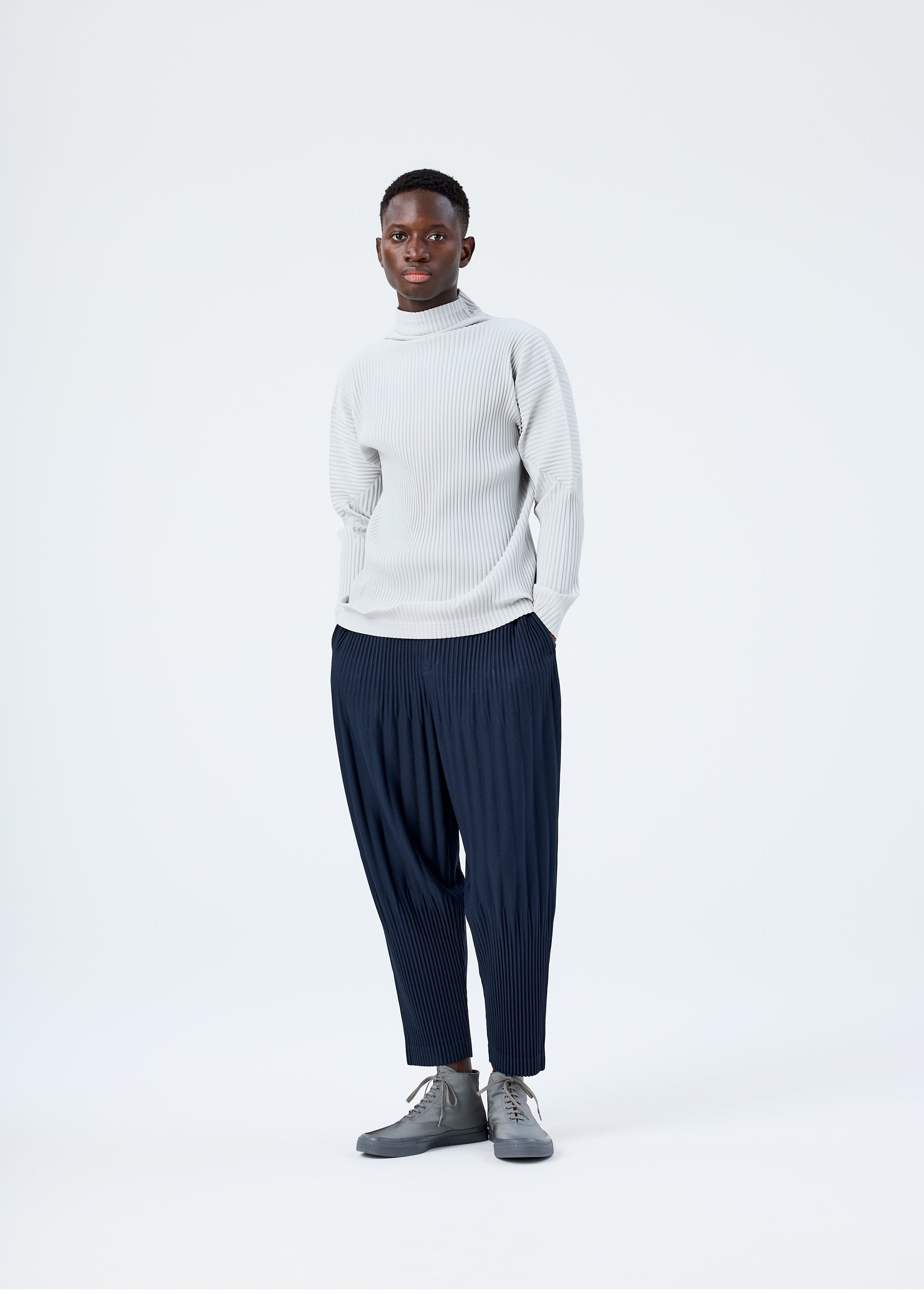 Issey Miyake Basics rolák light gray s dlouhým rukávem