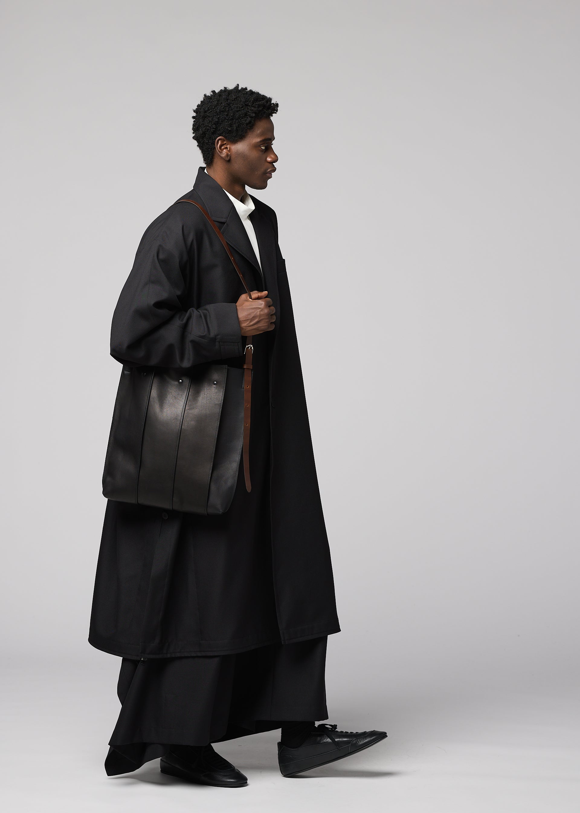 Issey Miyake Leather Pleats kožená kabelka černá
