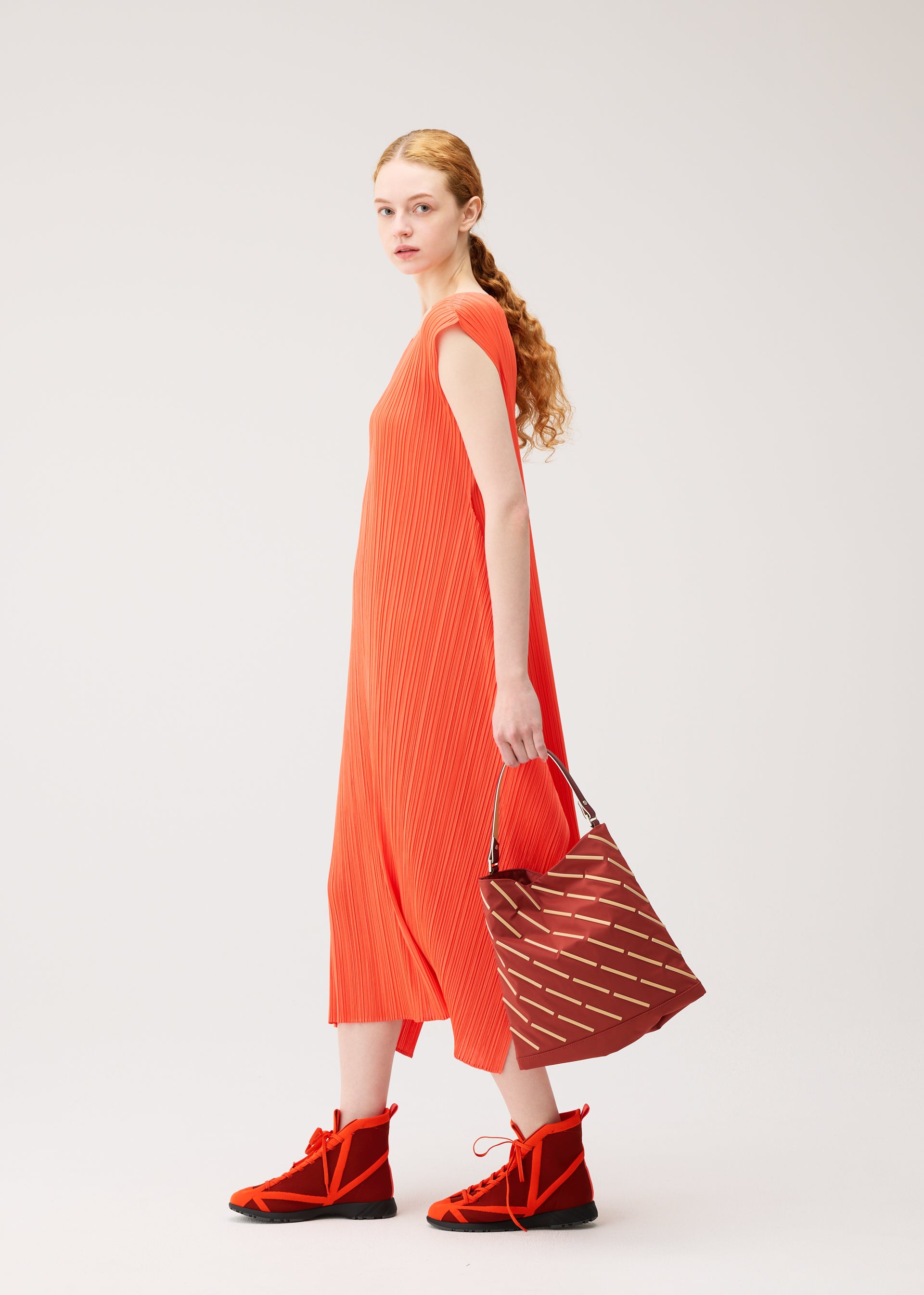 Issey Miyake Line Bag kabelka černá pruhovaná lehká