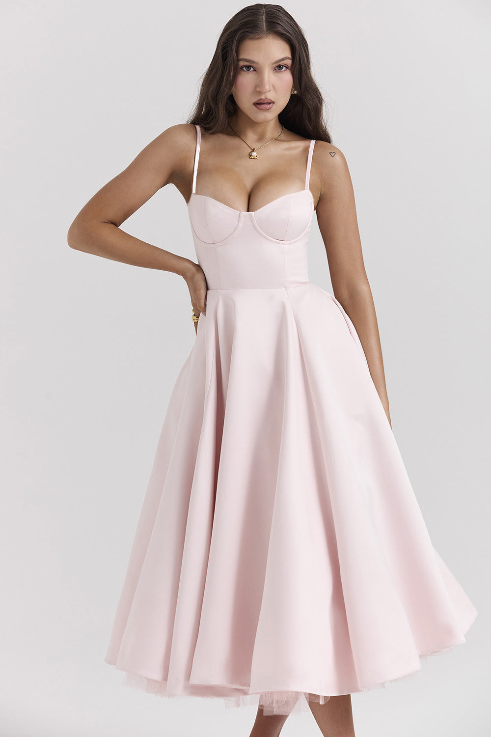 Norielle midi bustier šaty s širokou sukni bez rukávů