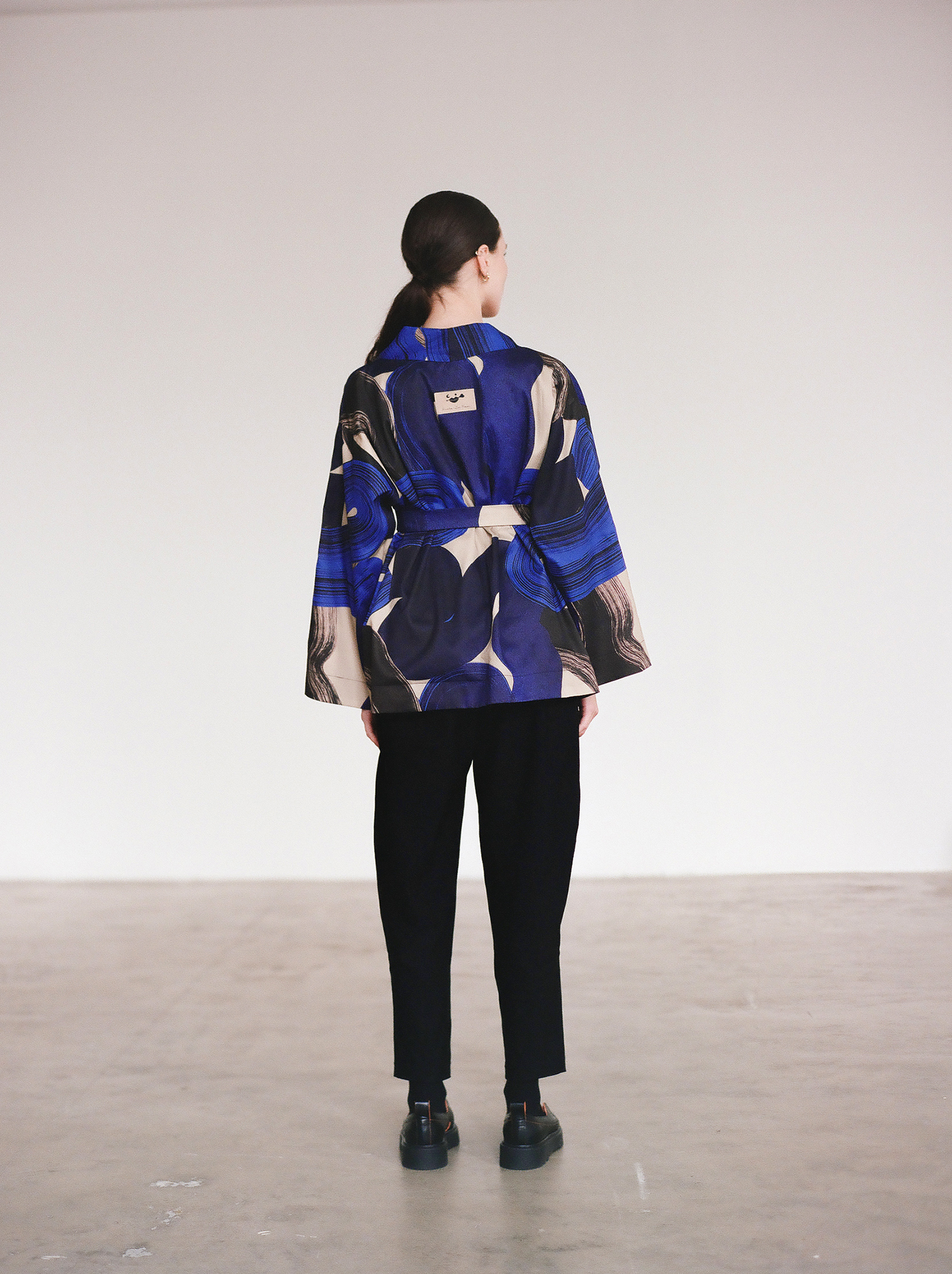 Aurelia & Zwei Frauen Blue Rothko kimono modré