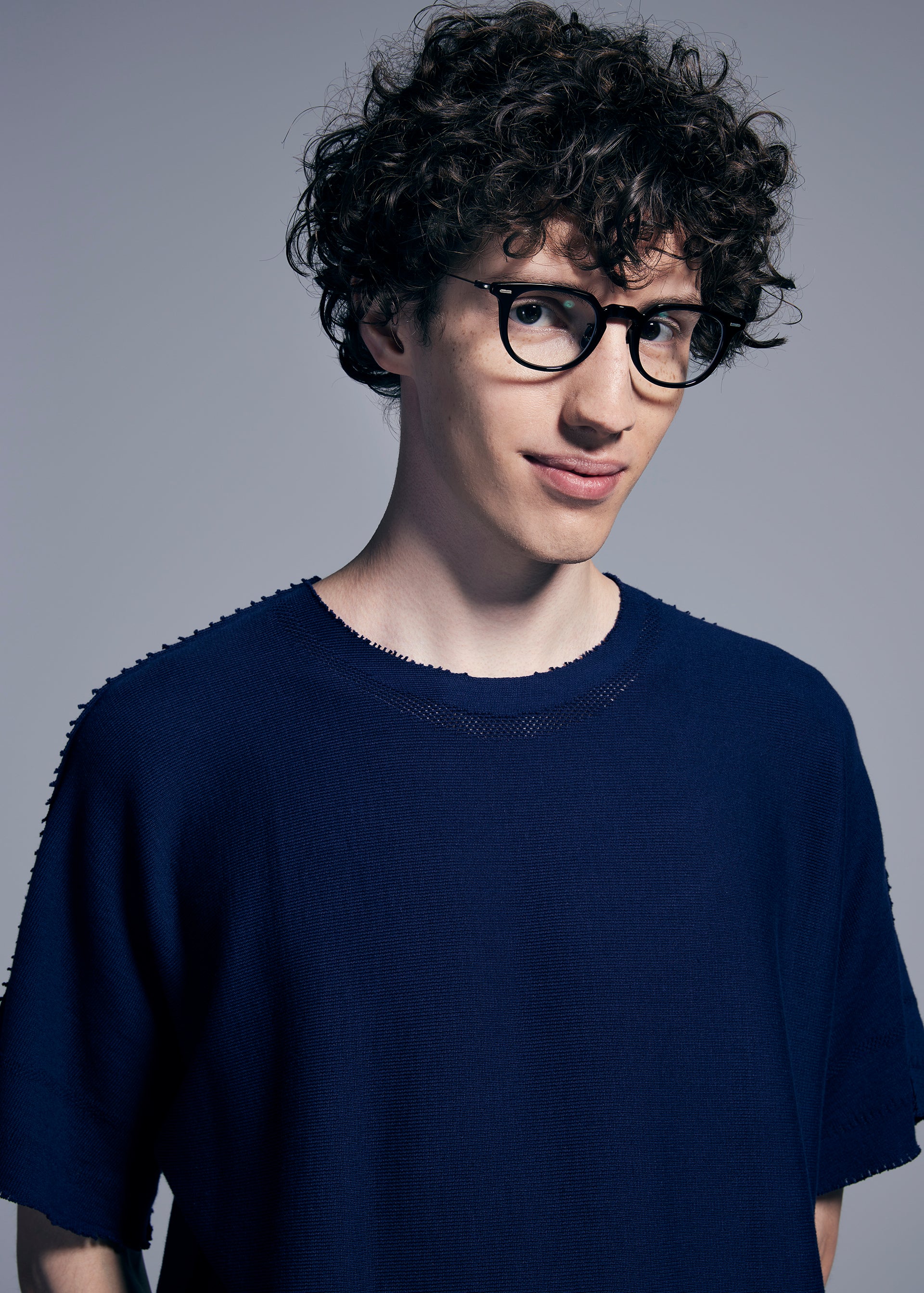 Issey Miyake Type-A Basics top pletený s krátkým rukávem