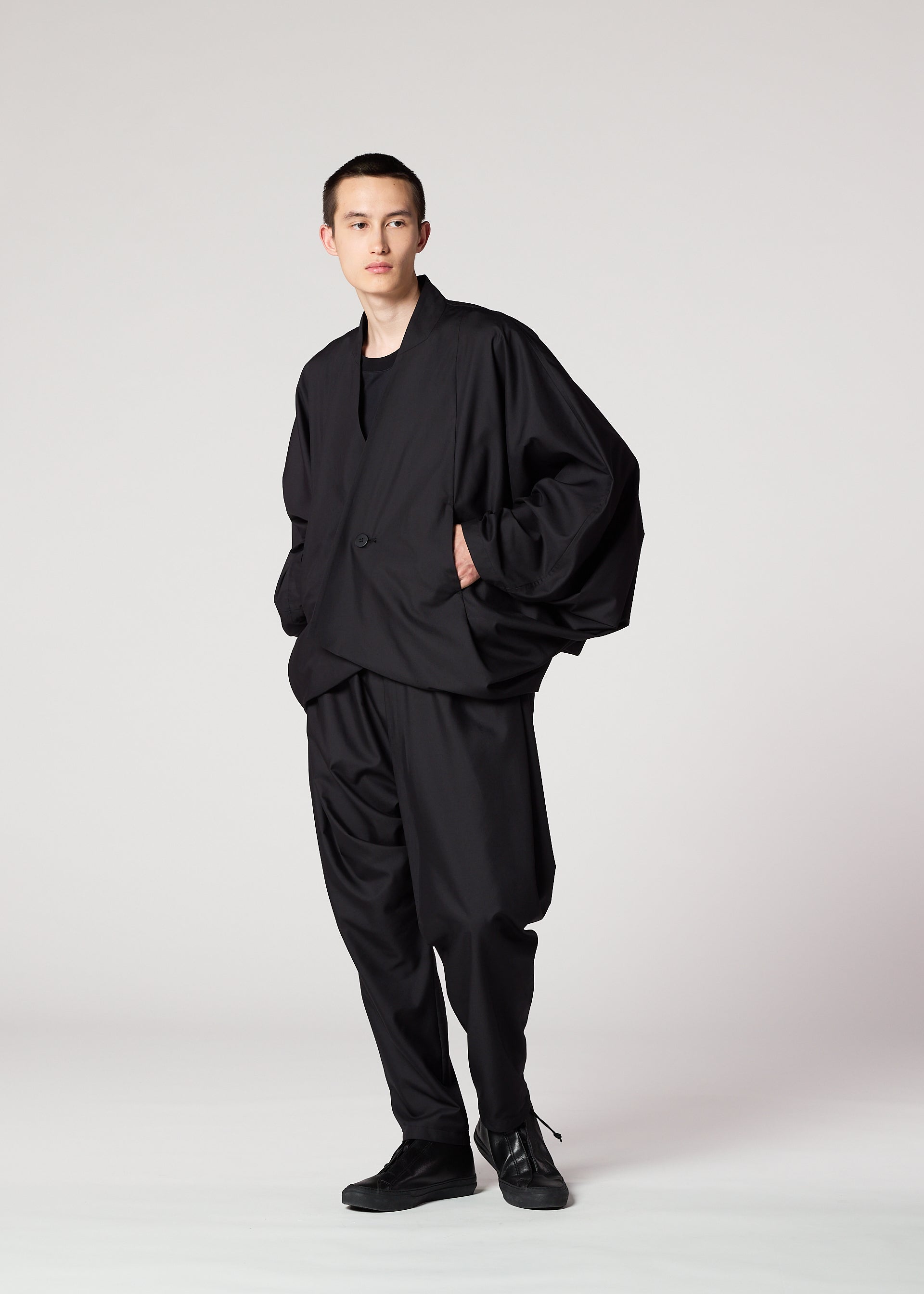 Issey Miyake Swing Black pánské kalhoty černé vel. 2
