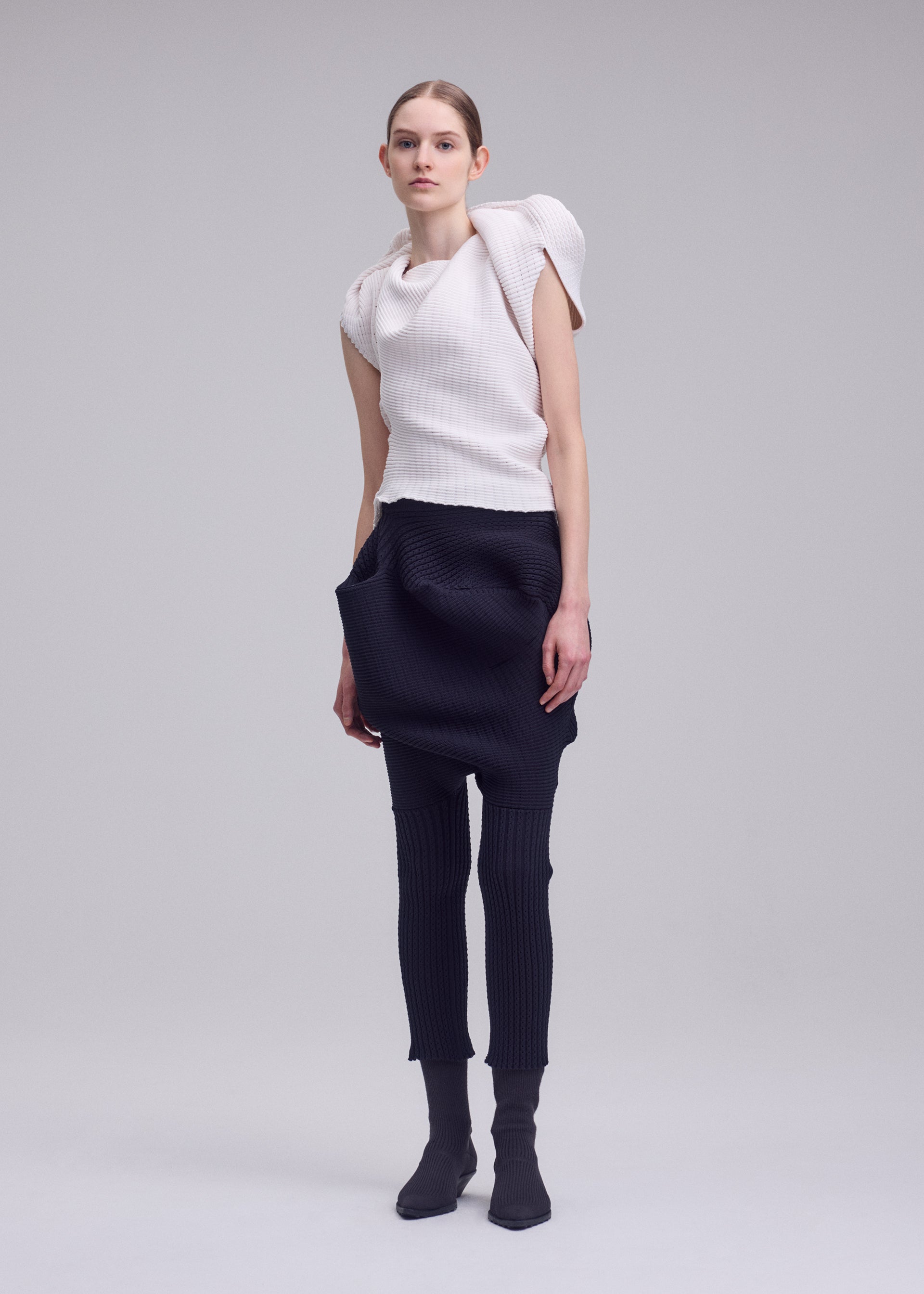 Issey Miyake Found Stone IM63KF309 saruel kalhoty černé vel. 2 pletené
