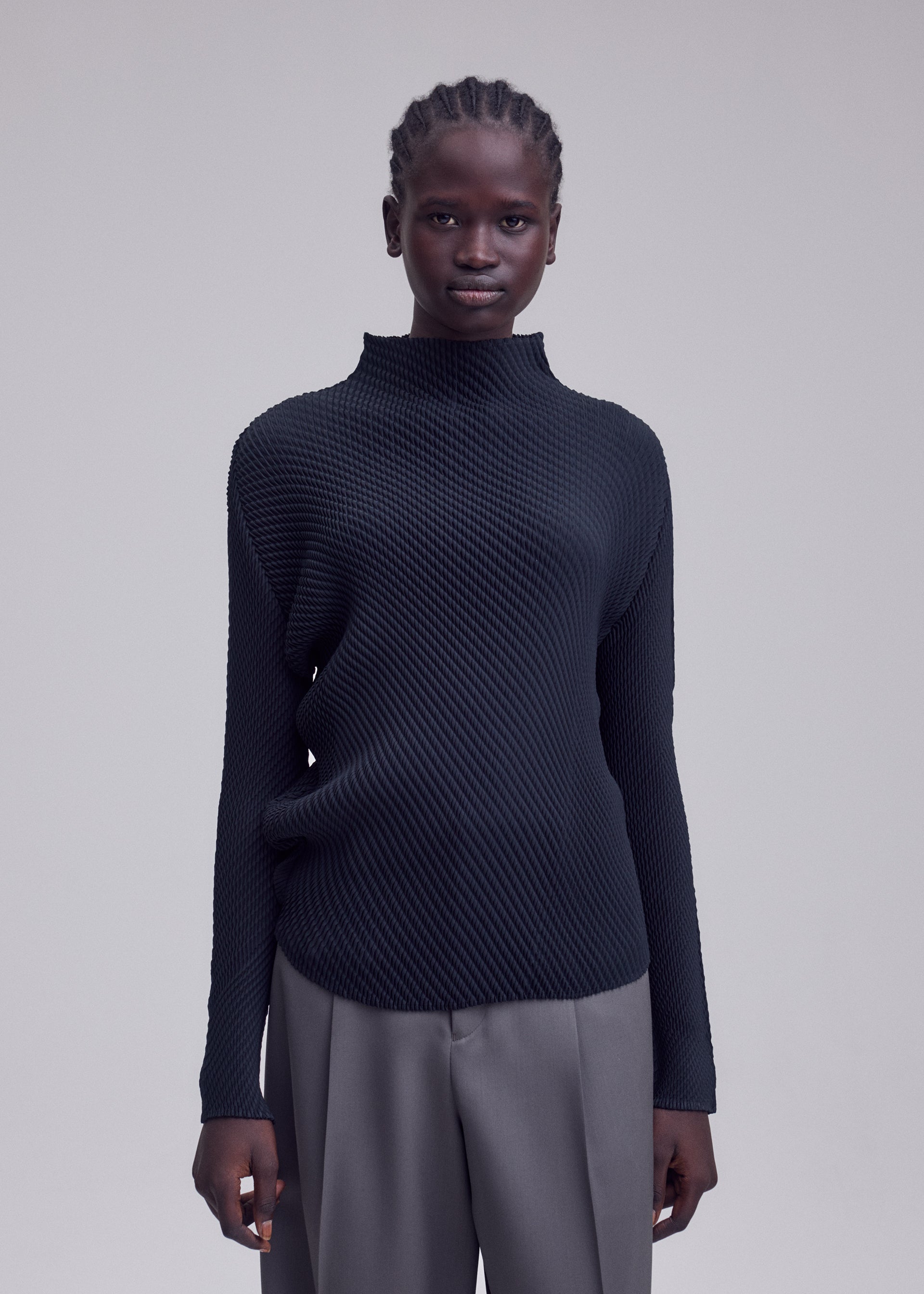 Issey Miyake Misty Pleats rolákový top šedý