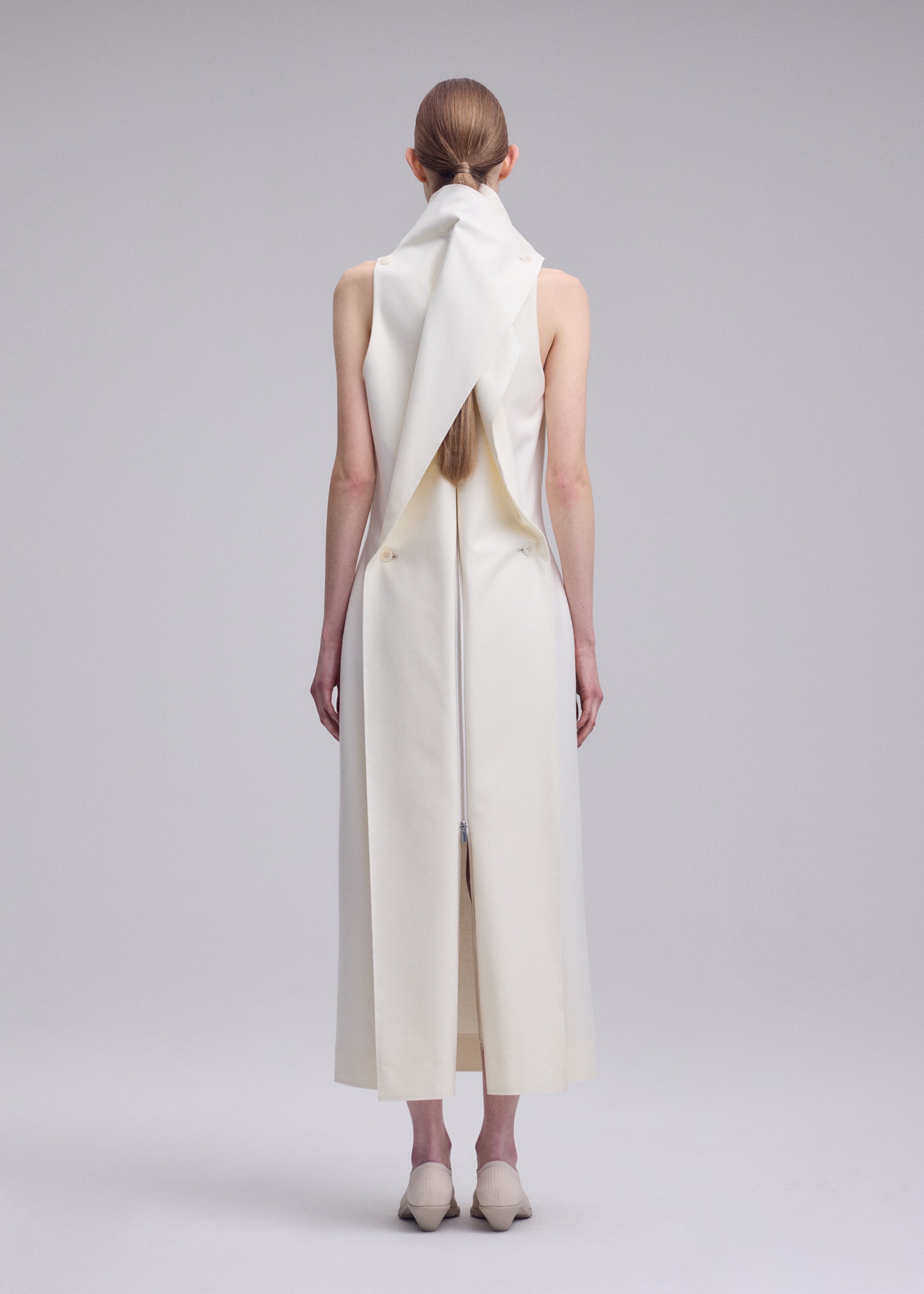 Issey Miyake Shell šaty bez rukávů bílé