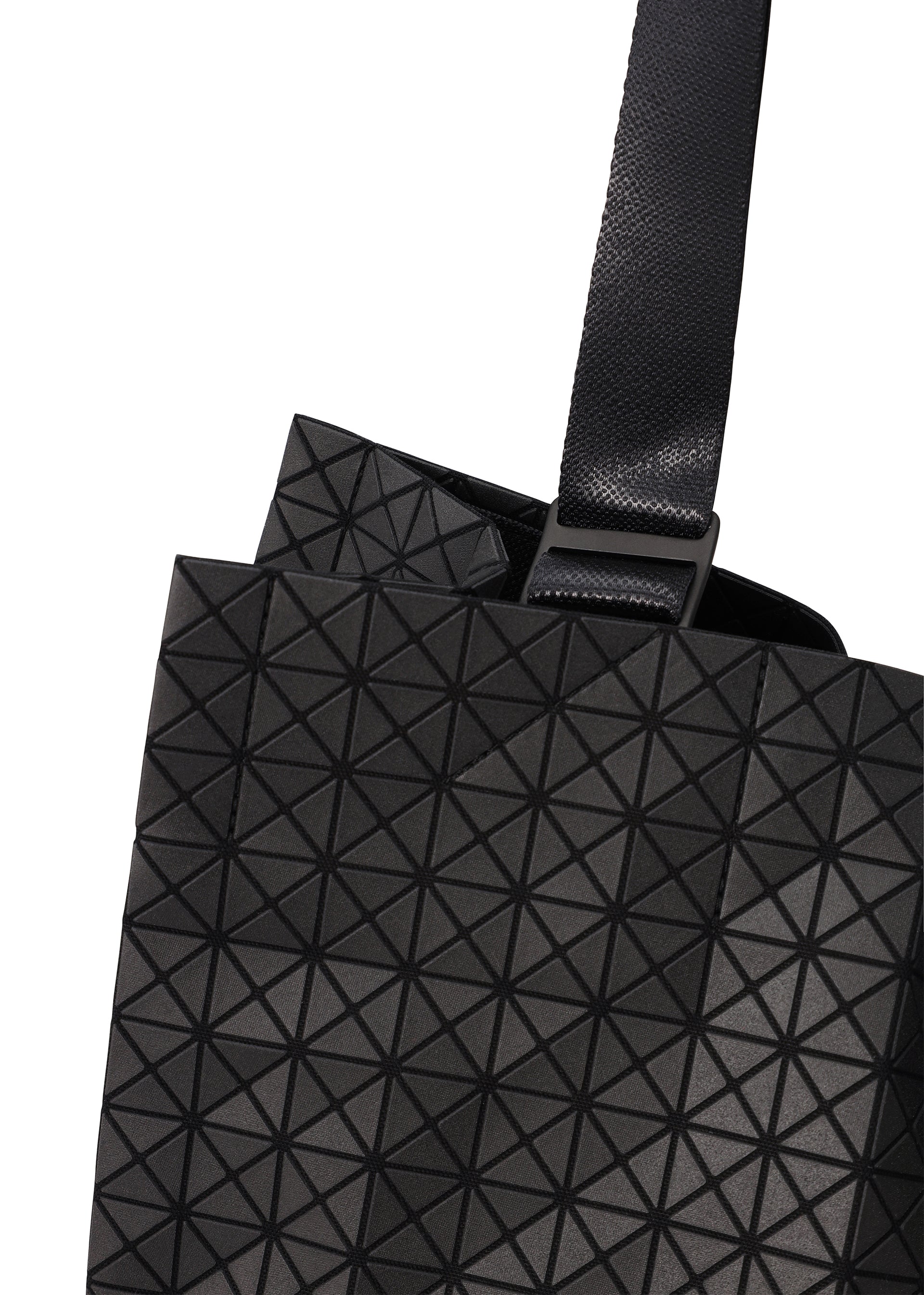 Issey Miyake Cart tote matně černá na notebook