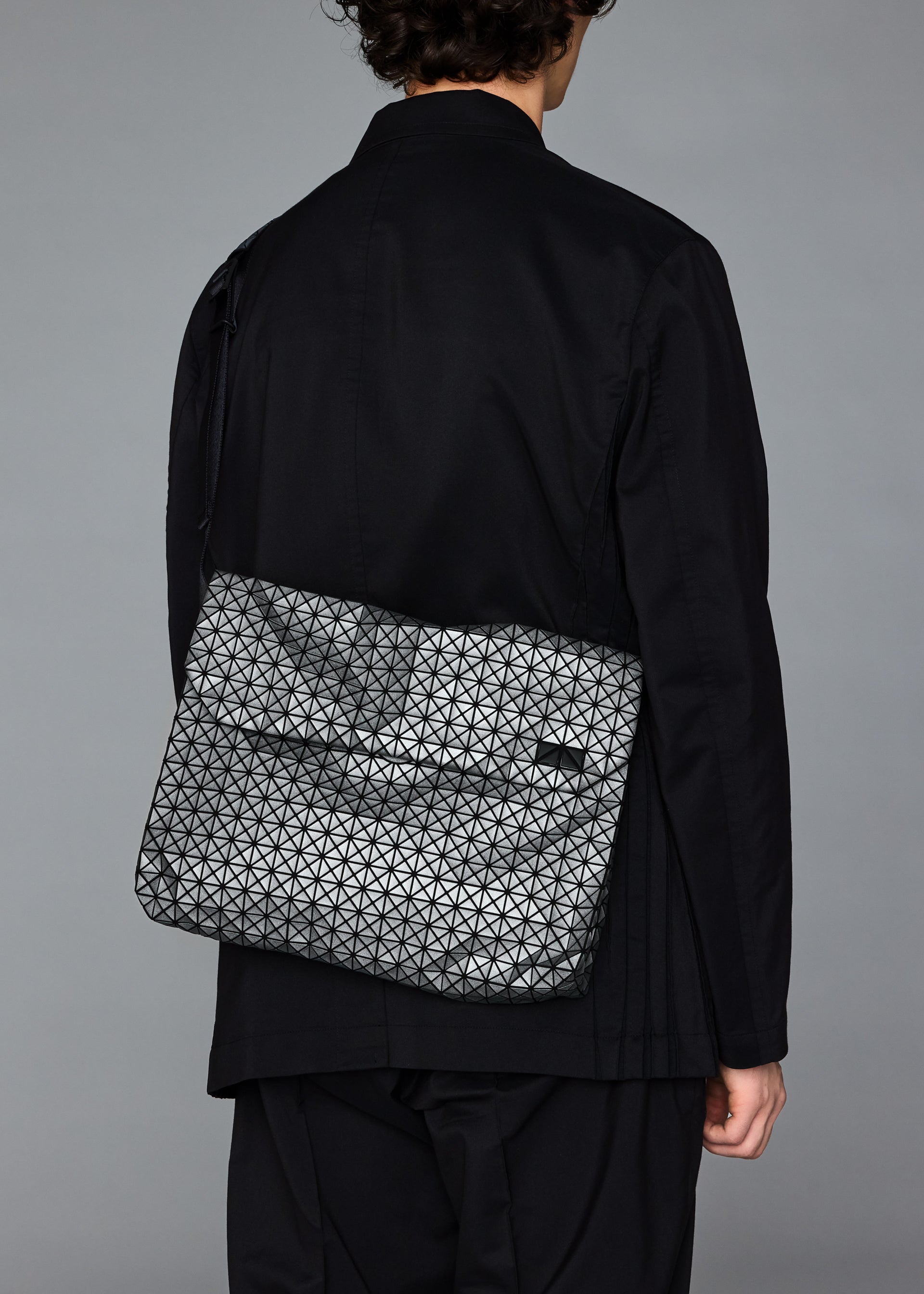 Bao Bao Issey Miyake Froggy Reflector kabelka šedá reflexní