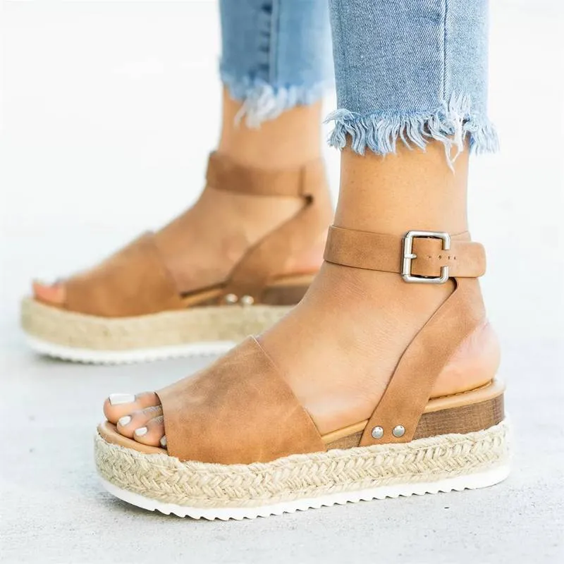 Norielle Espadrilky sandály na klínku hnědé
