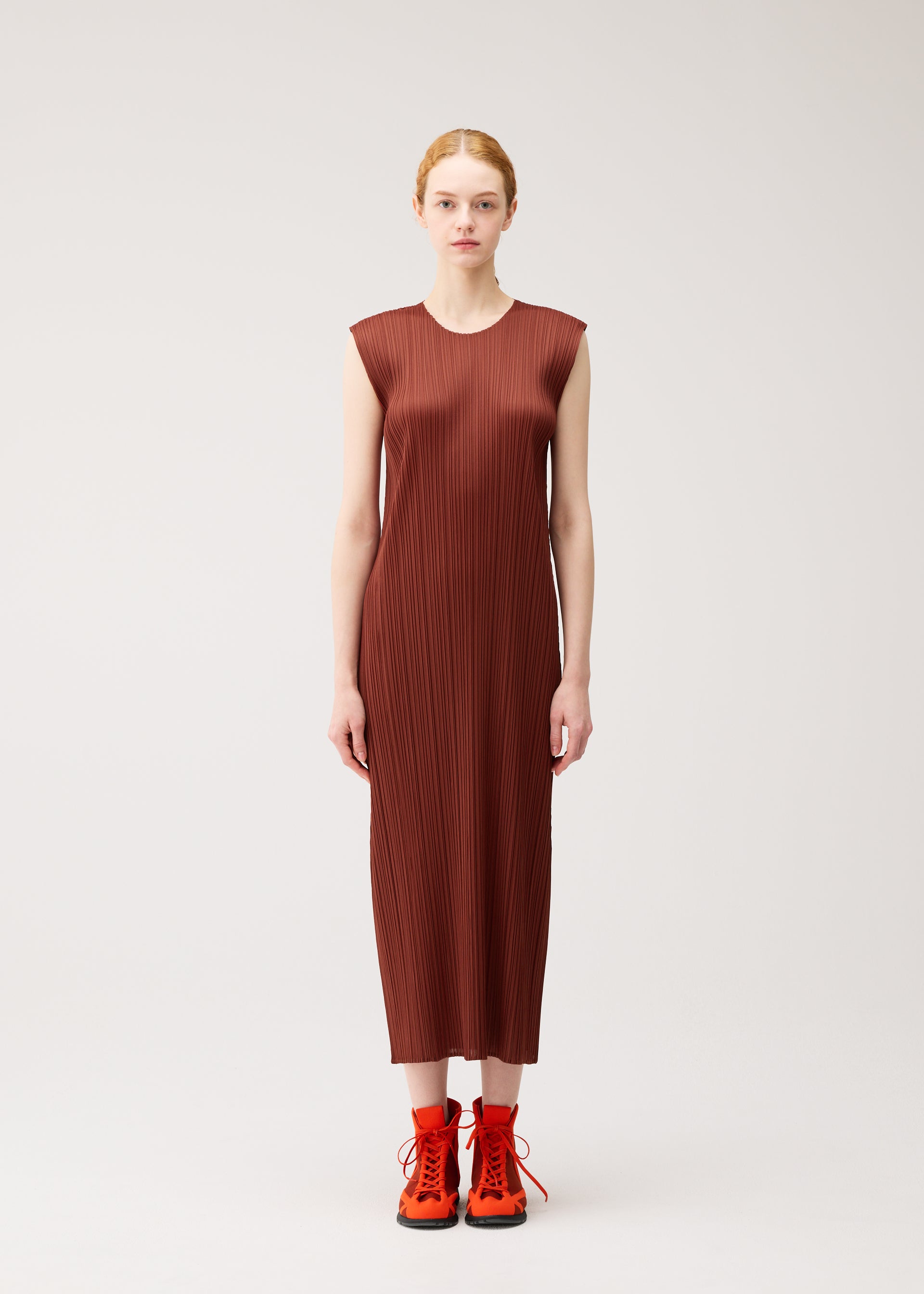 Issey Miyake Monthly Colors September šaty černé bez rukávů