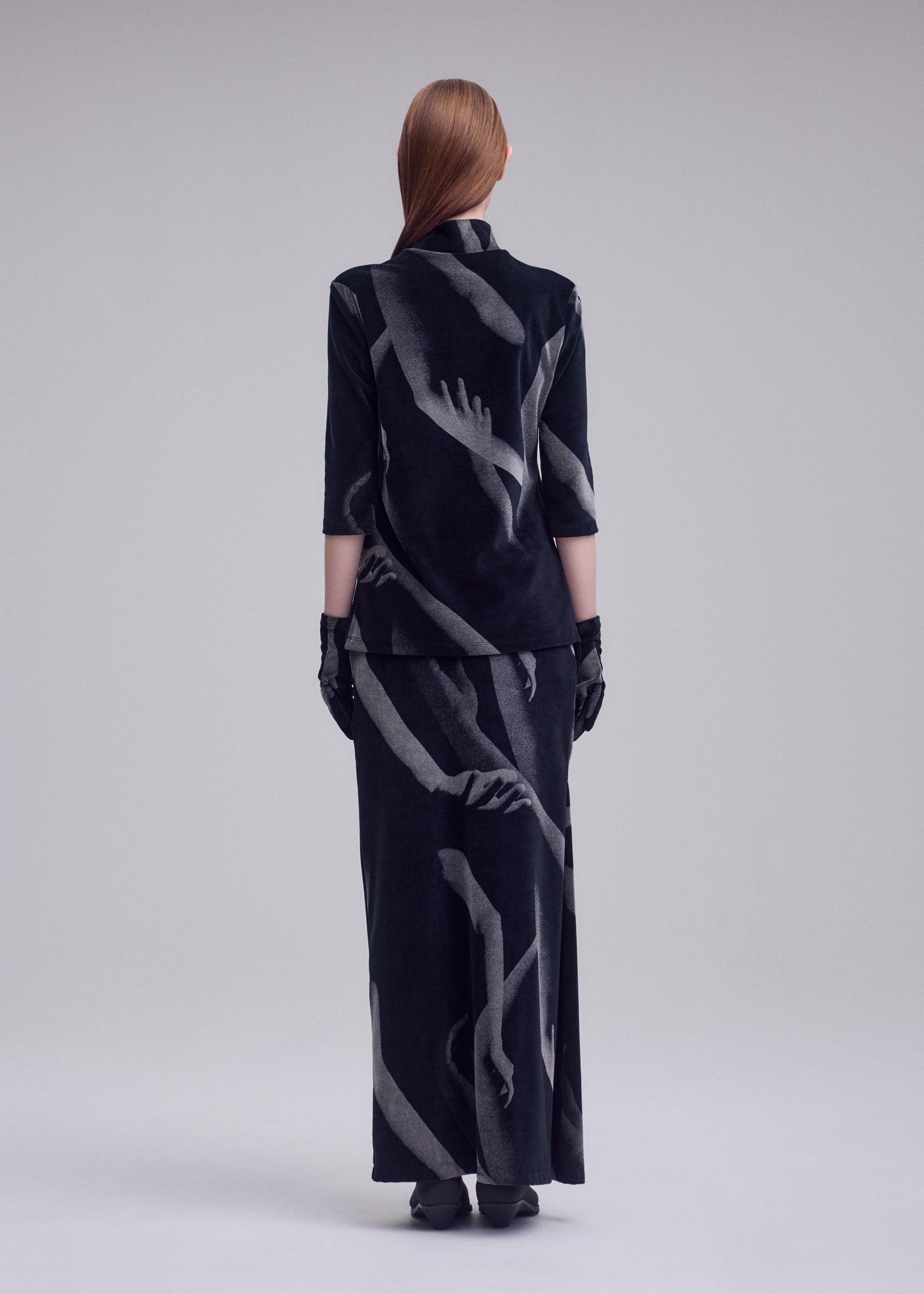 Issey Miyake Hands of Lover Velour rolák bílý vel. 2