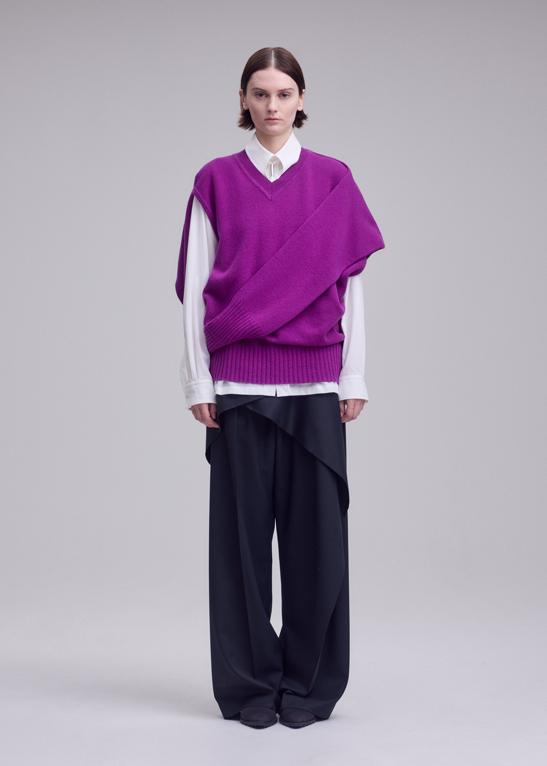 Issey Miyake O Knit vesta černá vlněná