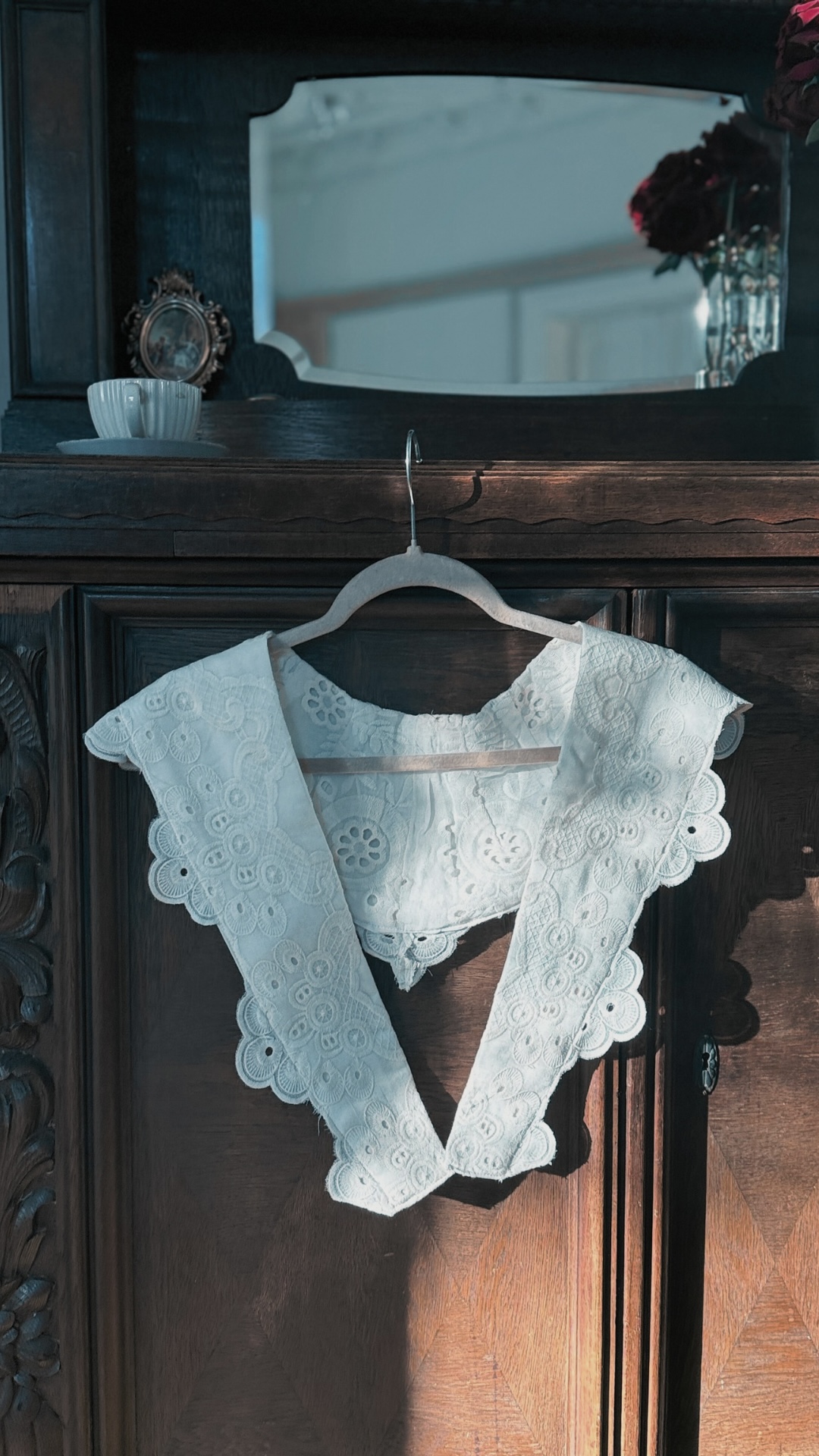 Aurelia & Zwei Frauen Vintage vyšívaný límec bílý