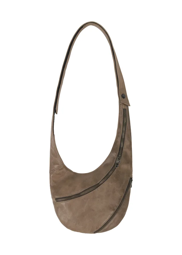 Issey Miyake IM Men Carved Leather Bag kožená kabelka šedá