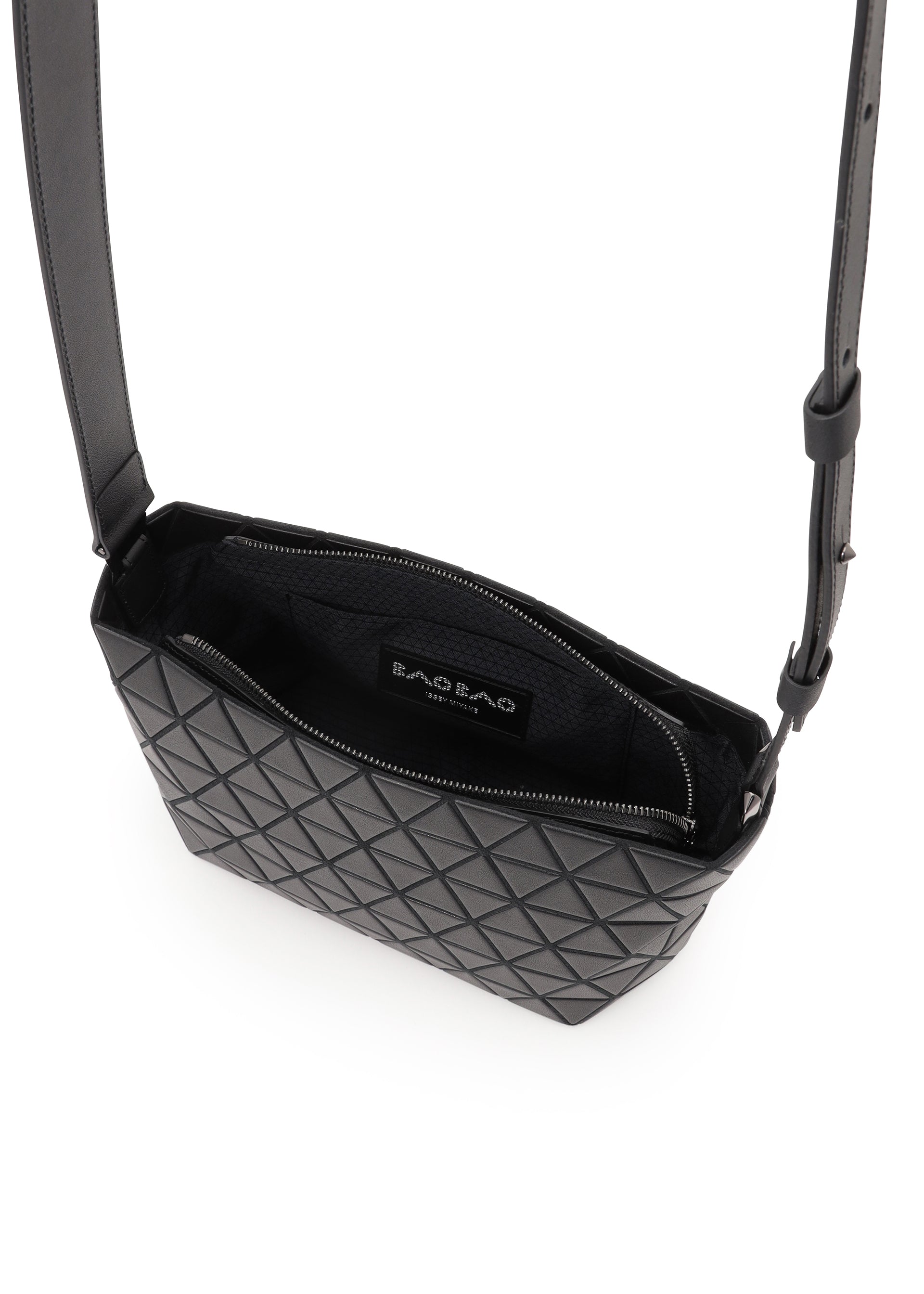 Issey Miyake Crystal BB63310 kabelka černá matná
