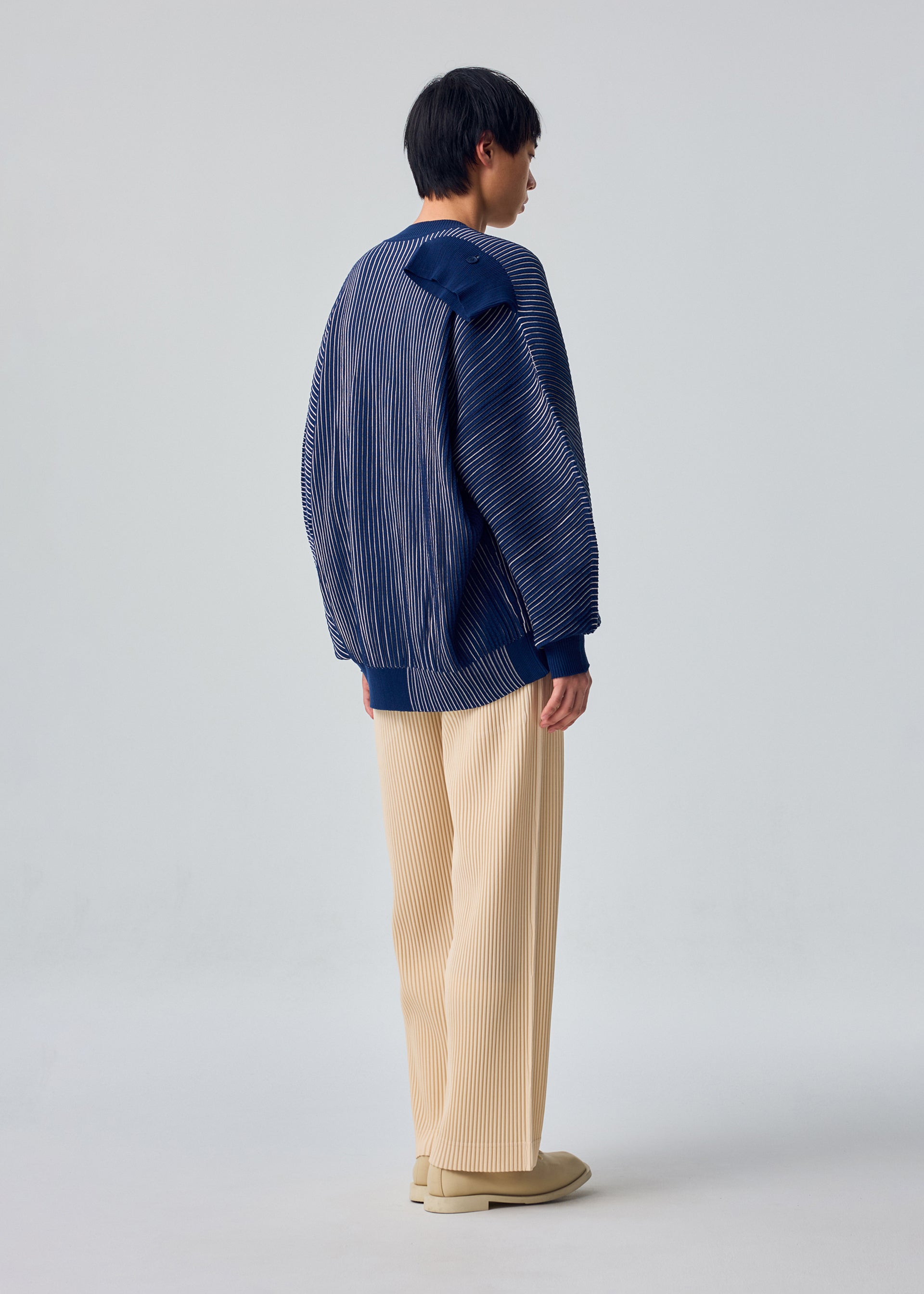 Homme Plissé Issey Miyake In the Shadow pánský kardigan černý