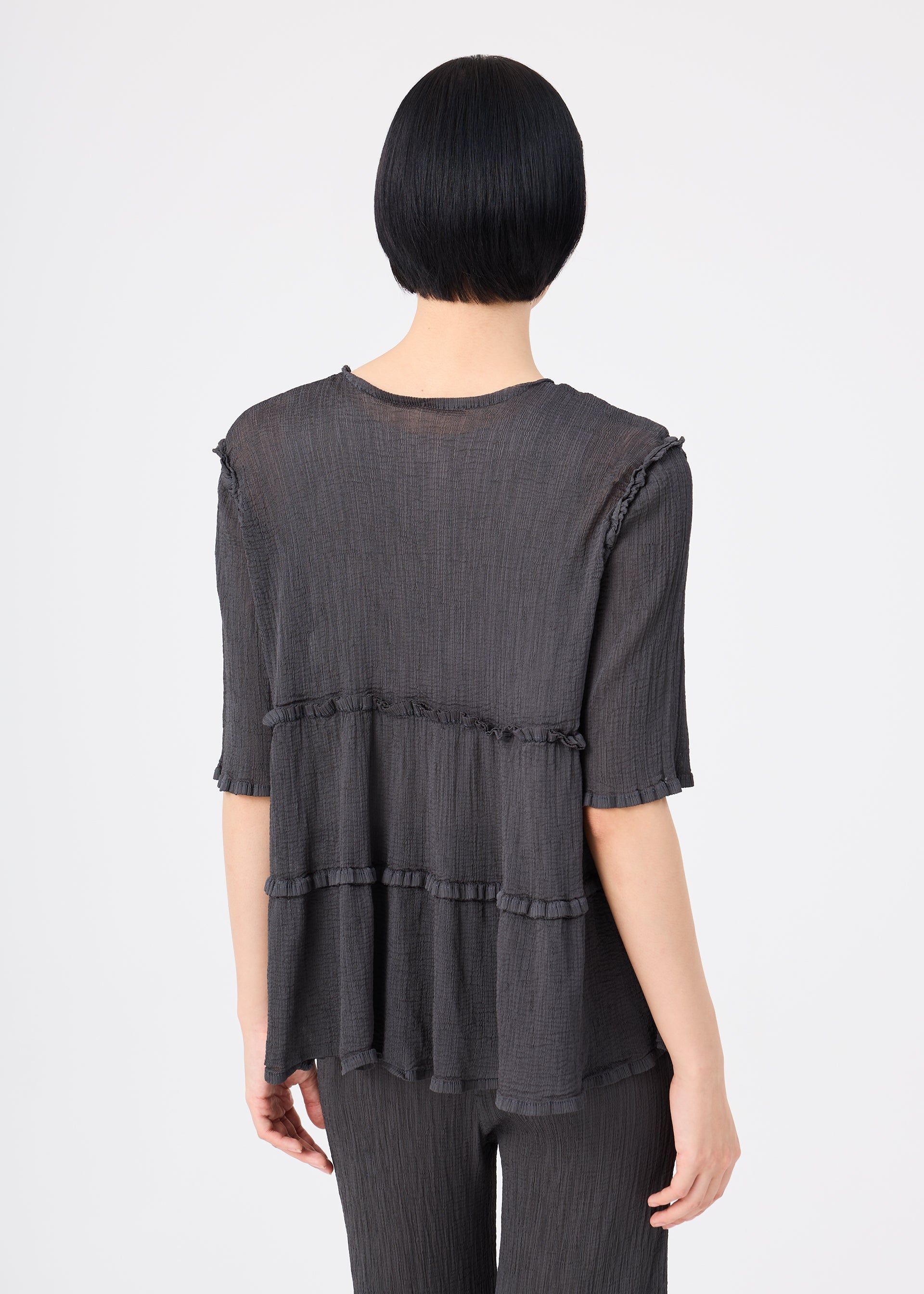 Issey Miyake Flare See-Through Crepe top charcoal krátký rukáv