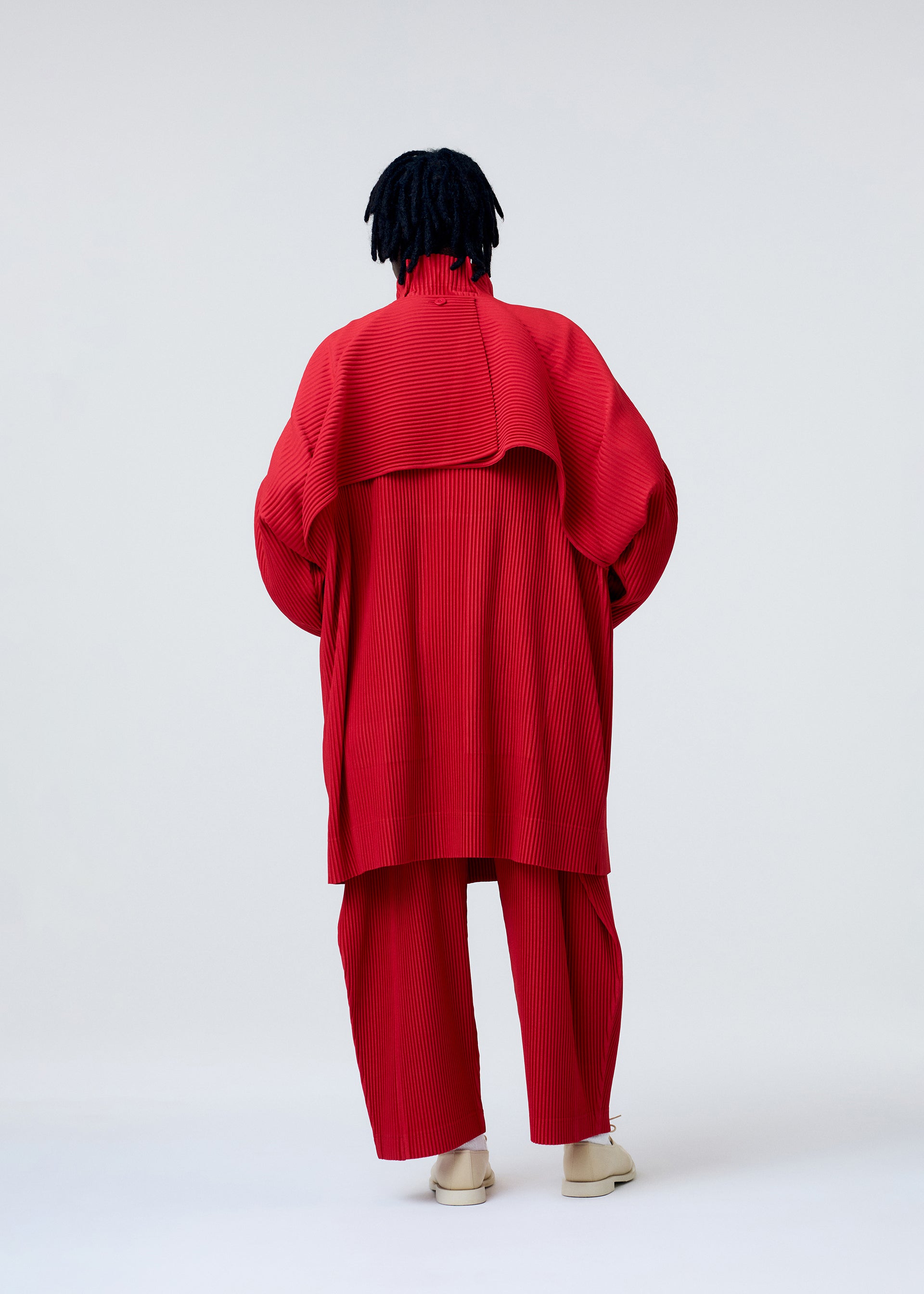 Issey Miyake Cover Fold kabát černý 3
