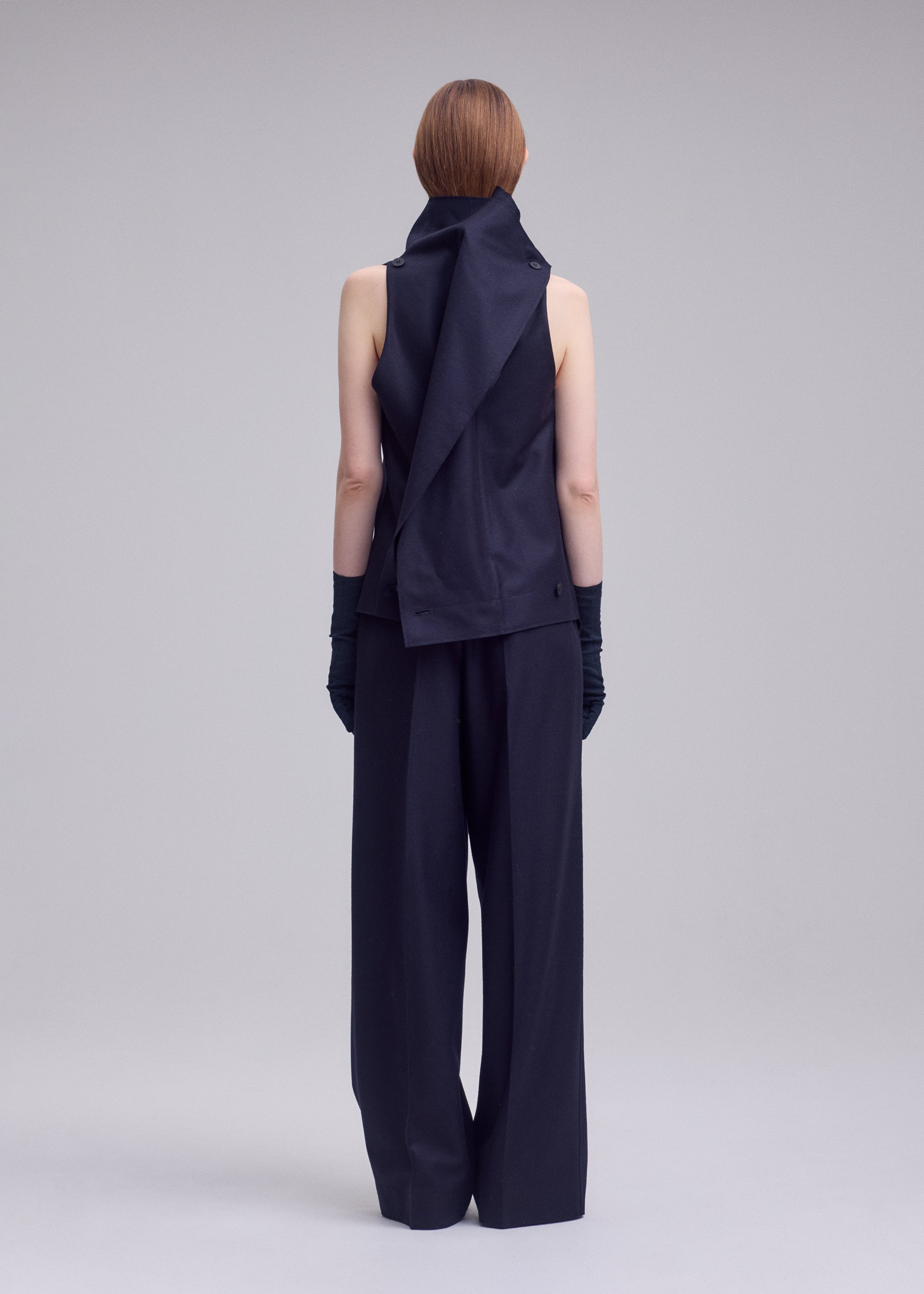 Issey Miyake Shell top bílý bez rukávů jersey