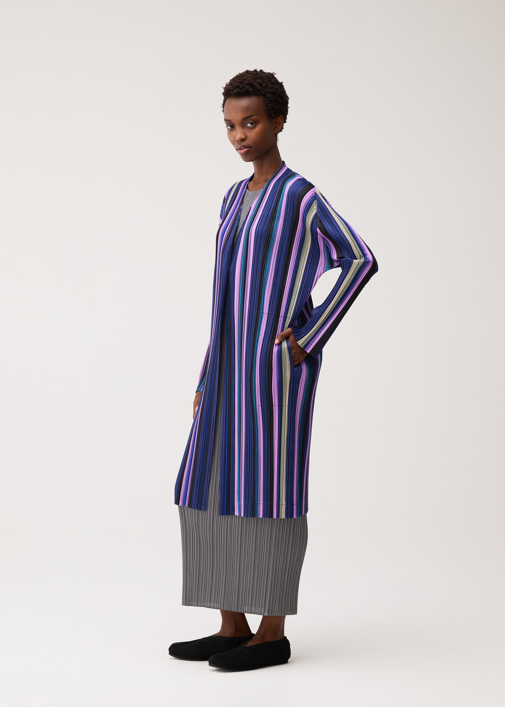 Issey Miyake Tape Tape dlouhá bunda bez límce