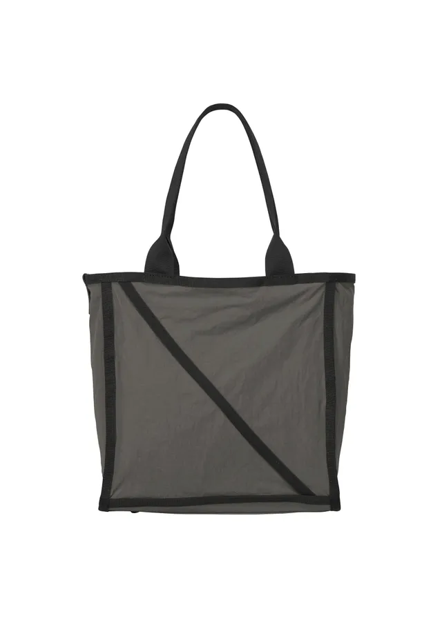 Issey Miyake Waku tote na A4 černý