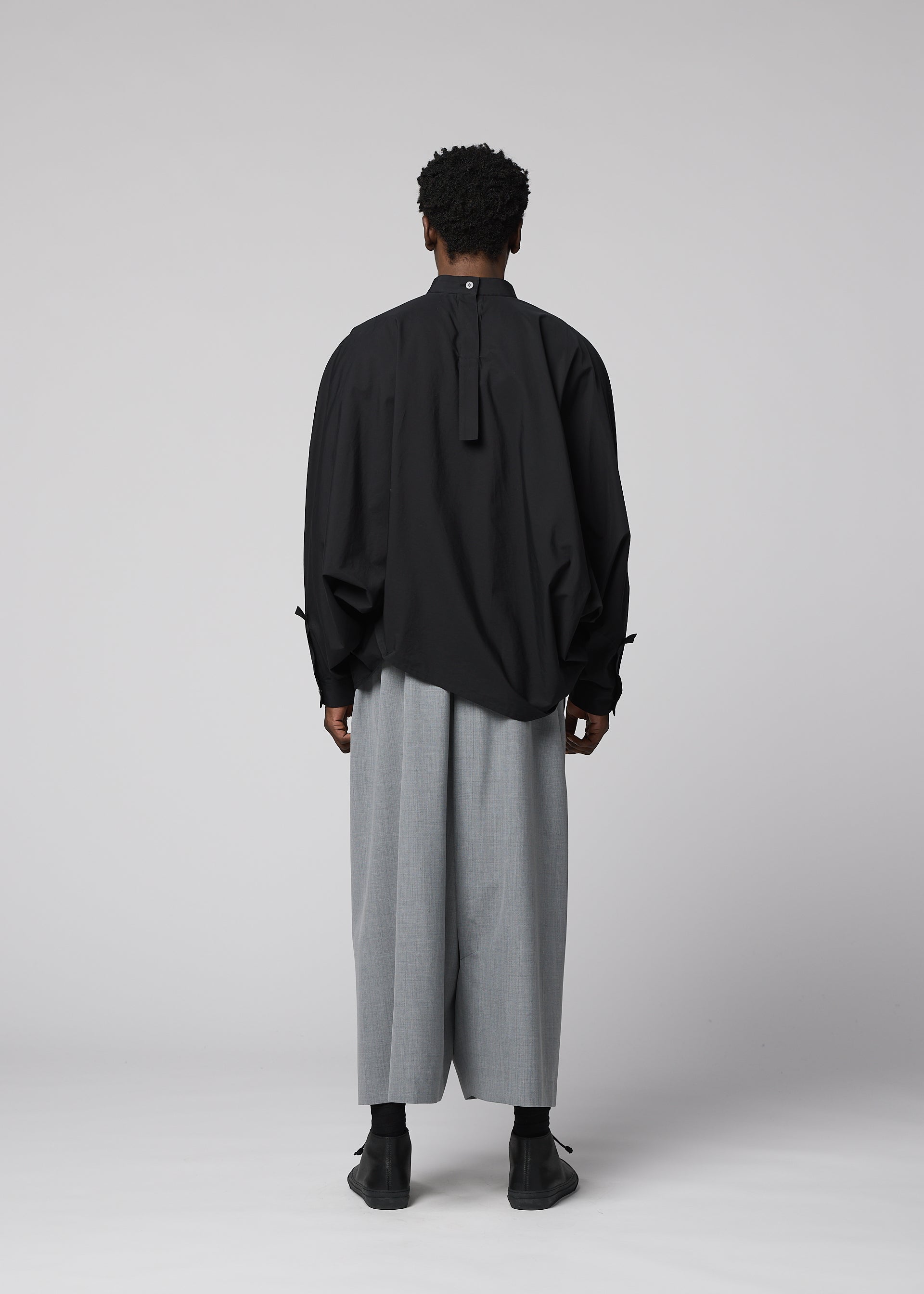 Issey Miyake Suave pánské kalhoty black volné
