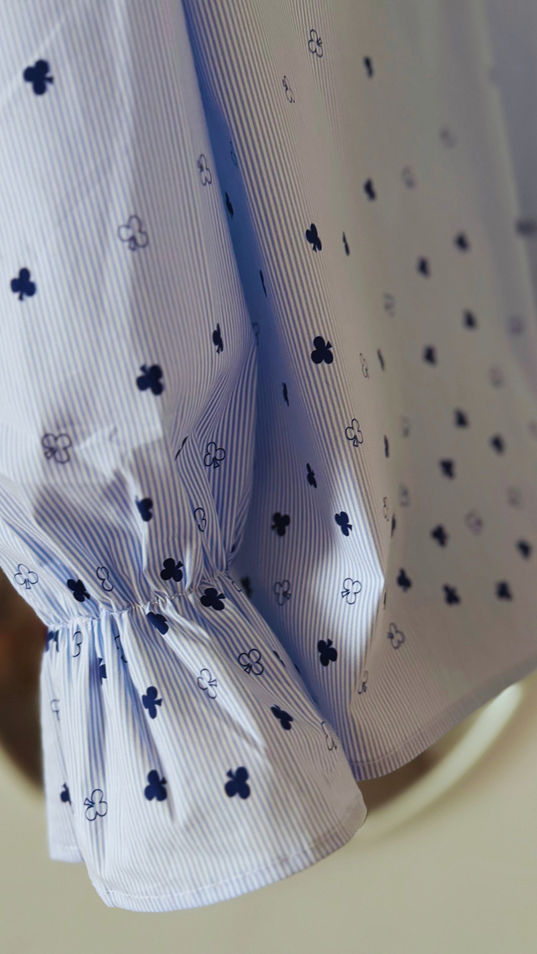 Aurelia & Zwei Frauen Baby Blue Shirt with Ruffle košile bavlněná