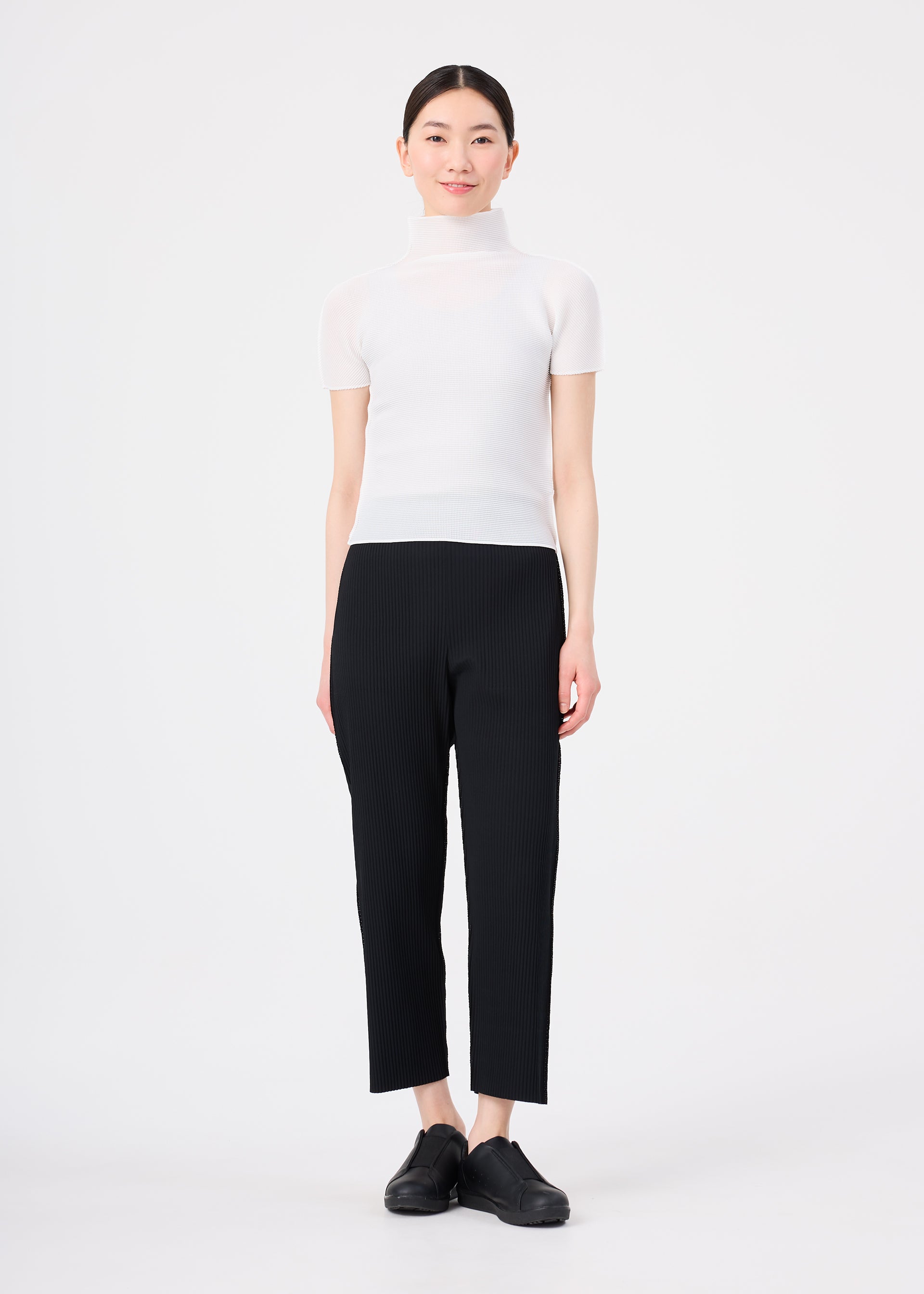 Issey Miyake Stretch Pleats top bílý s límečkem