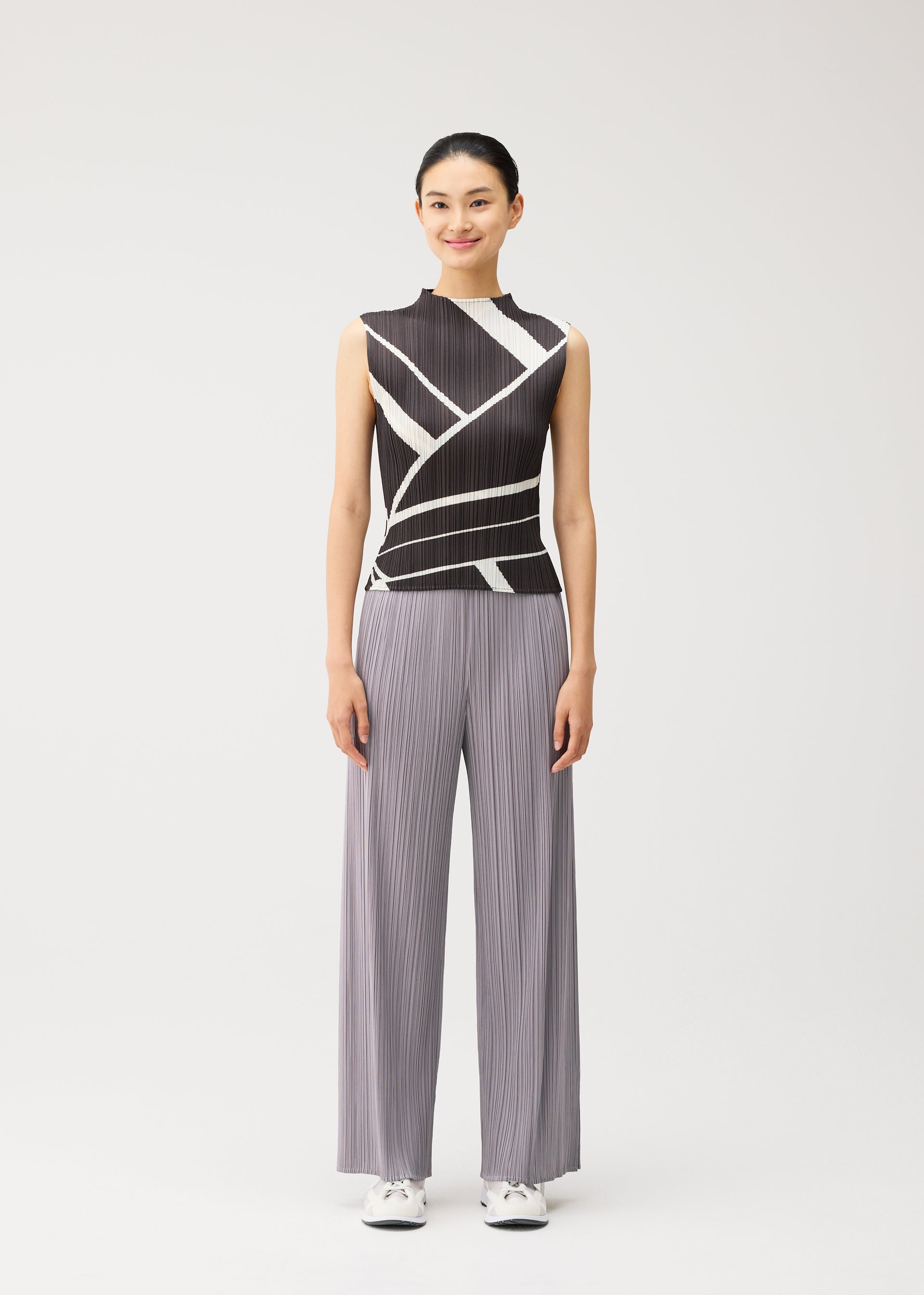 Issey Miyake Fold Line top bílý bez rukávů