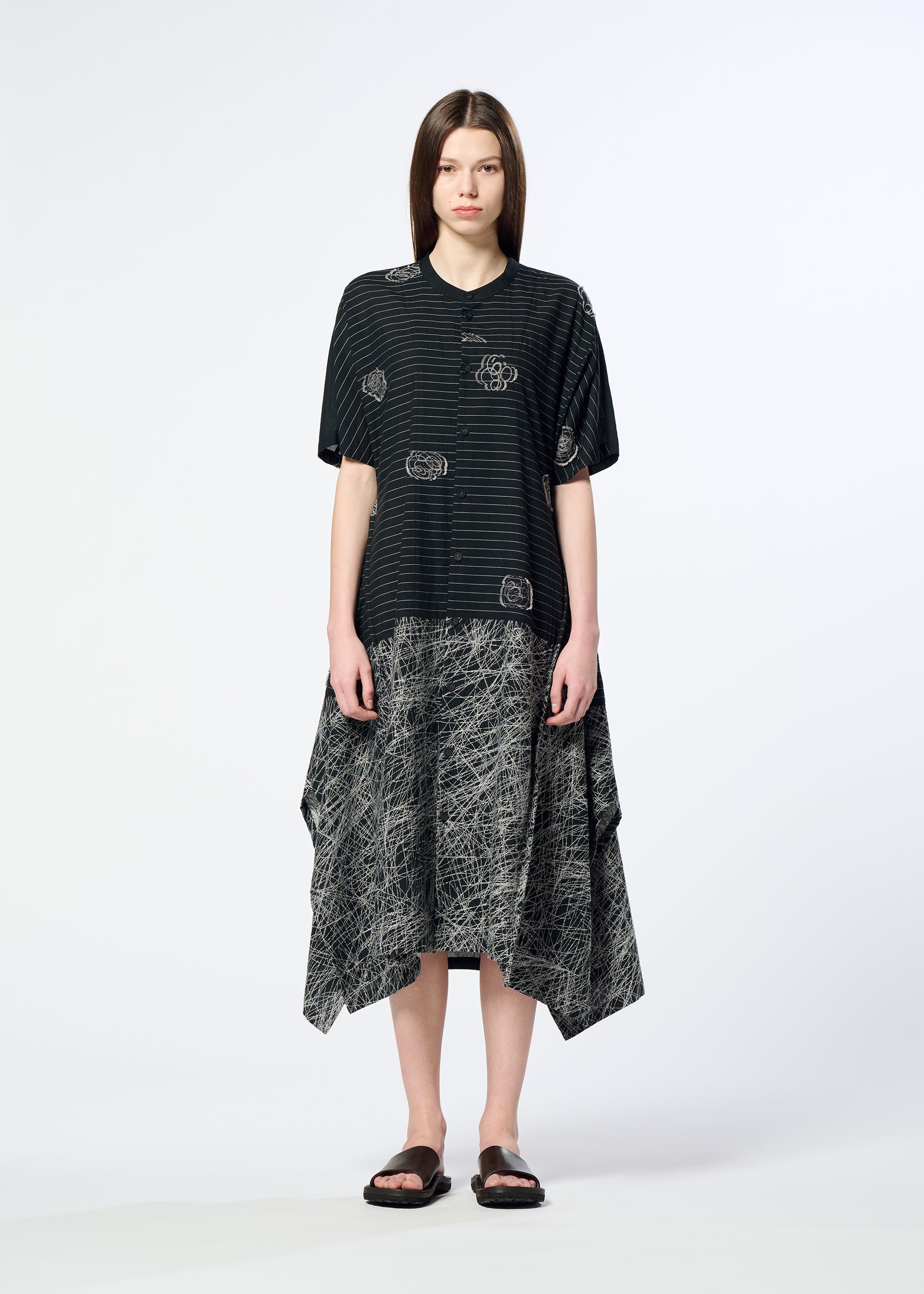 Issey Miyake One Stroke Draw šaty černé