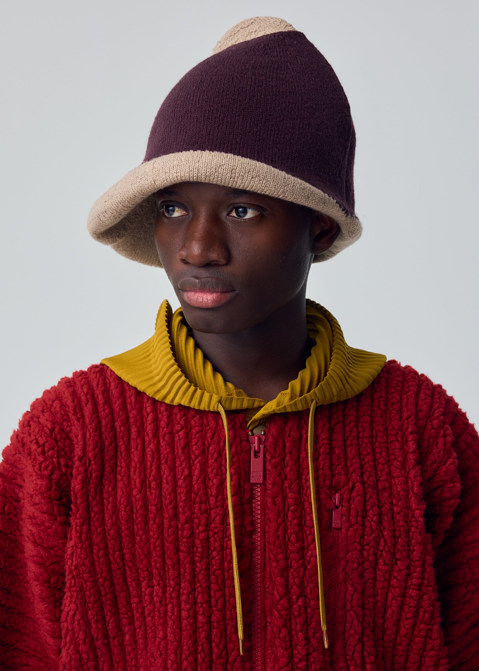 Issey Miyake Winter Gear Color Block čepice béžová