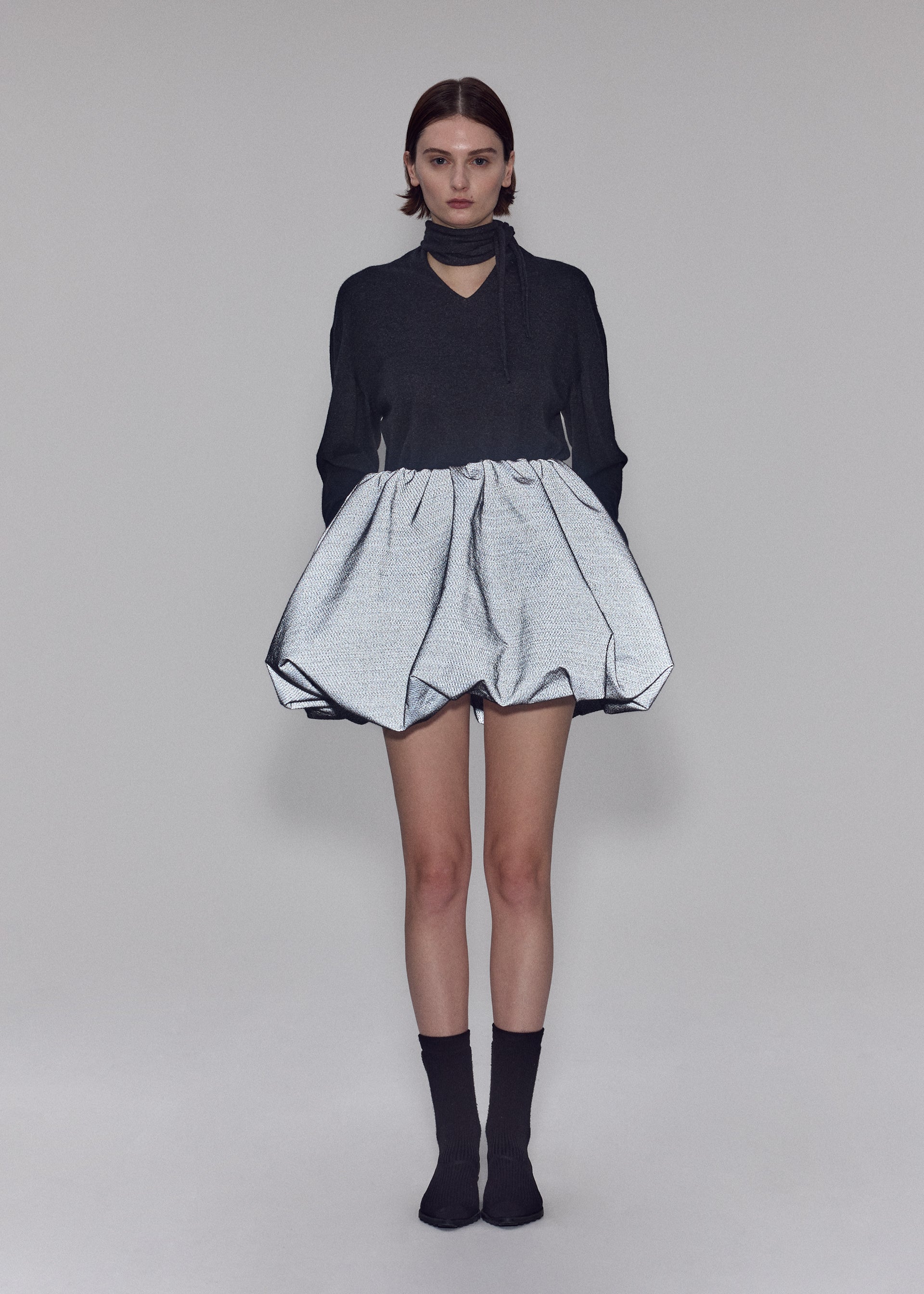 Issey Miyake Reflection sukně světle šedá reflexní