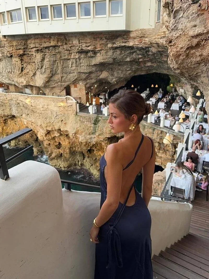 Norielle Glamour saténové dlouhé šaty tmavě modré holá záda