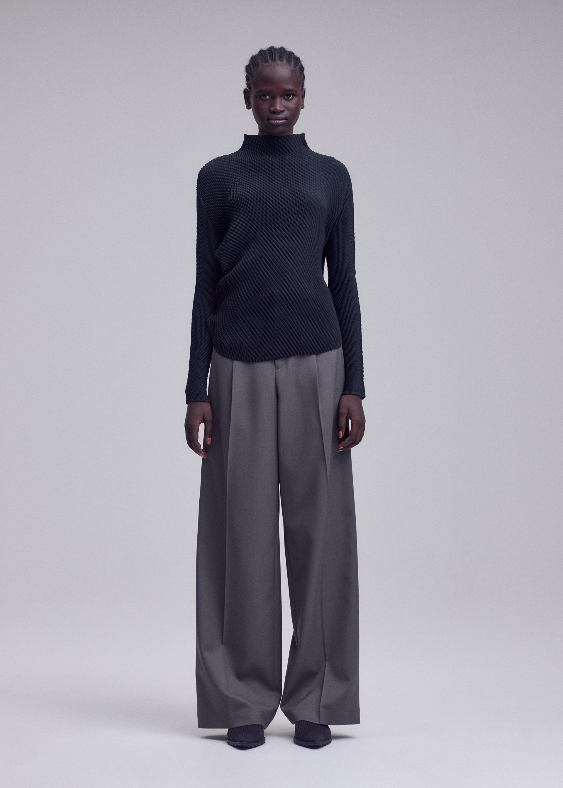 Issey Miyake Misty Pleats rolákový top šedý