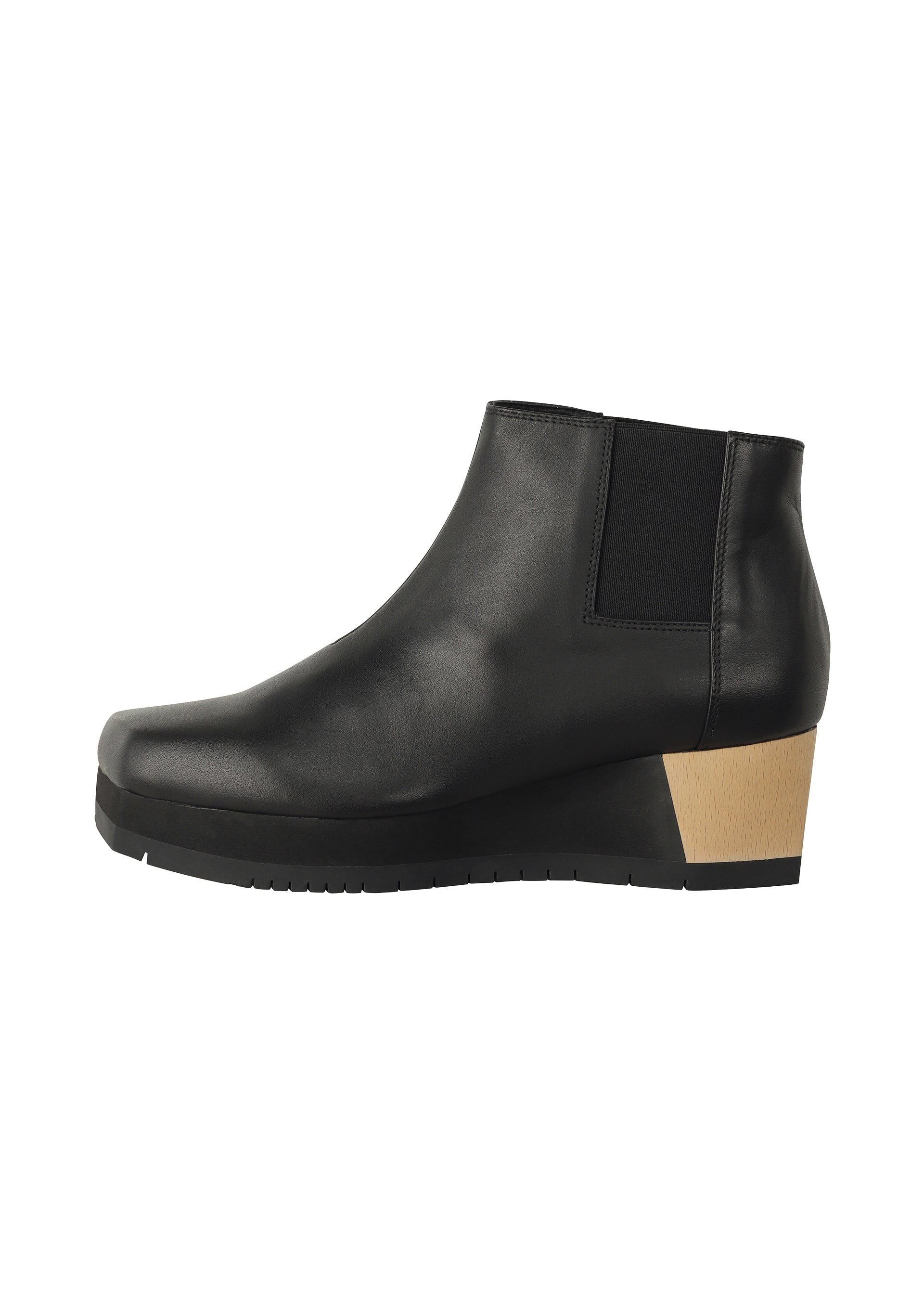 132 5. Issey Miyake Shoes 2 kotníková obuv černá 24,0