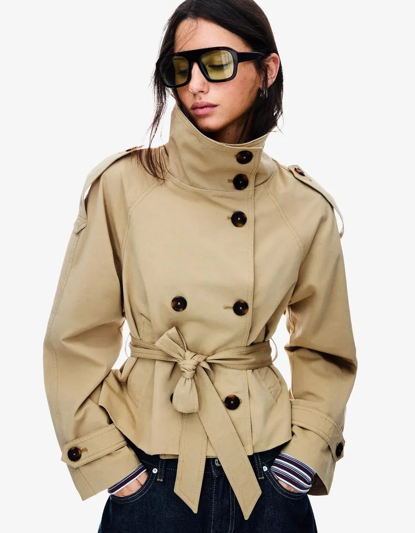 Norielle Éliane krátký trench kabát kaki s páskem