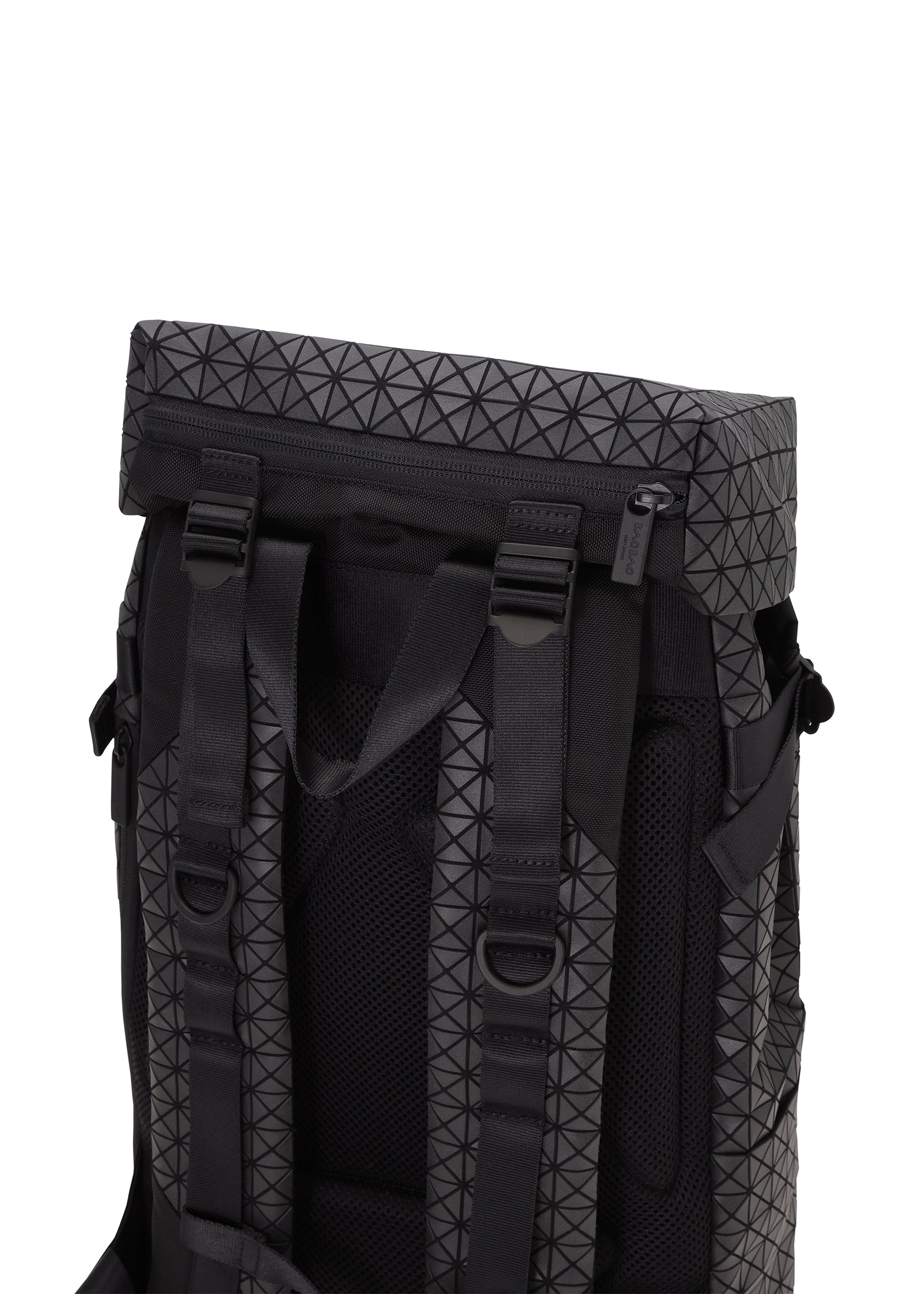 Issey Miyake Hiker Kuro batoh matně černý