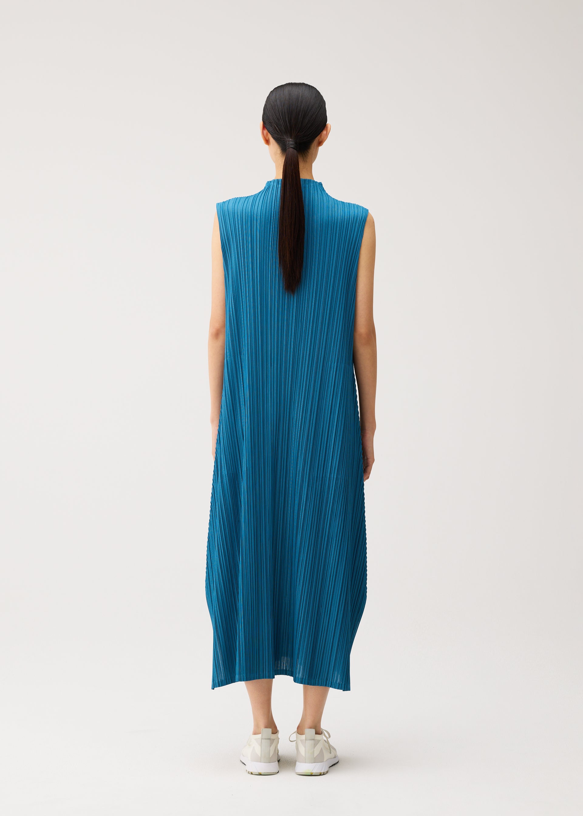 Issey Miyake Mellow Pleats šaty bez rukávů černá s rolákem
