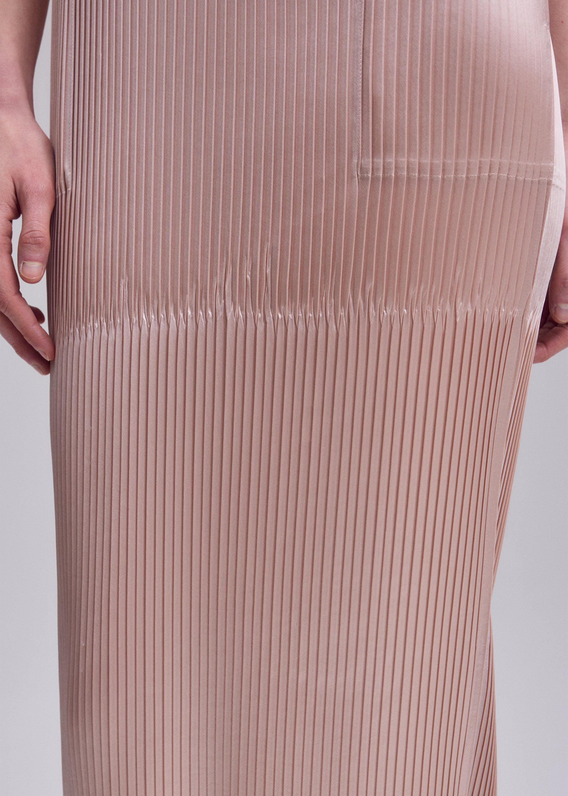 Issey Miyake Glossed Panels Pleats šaty bez rukávů